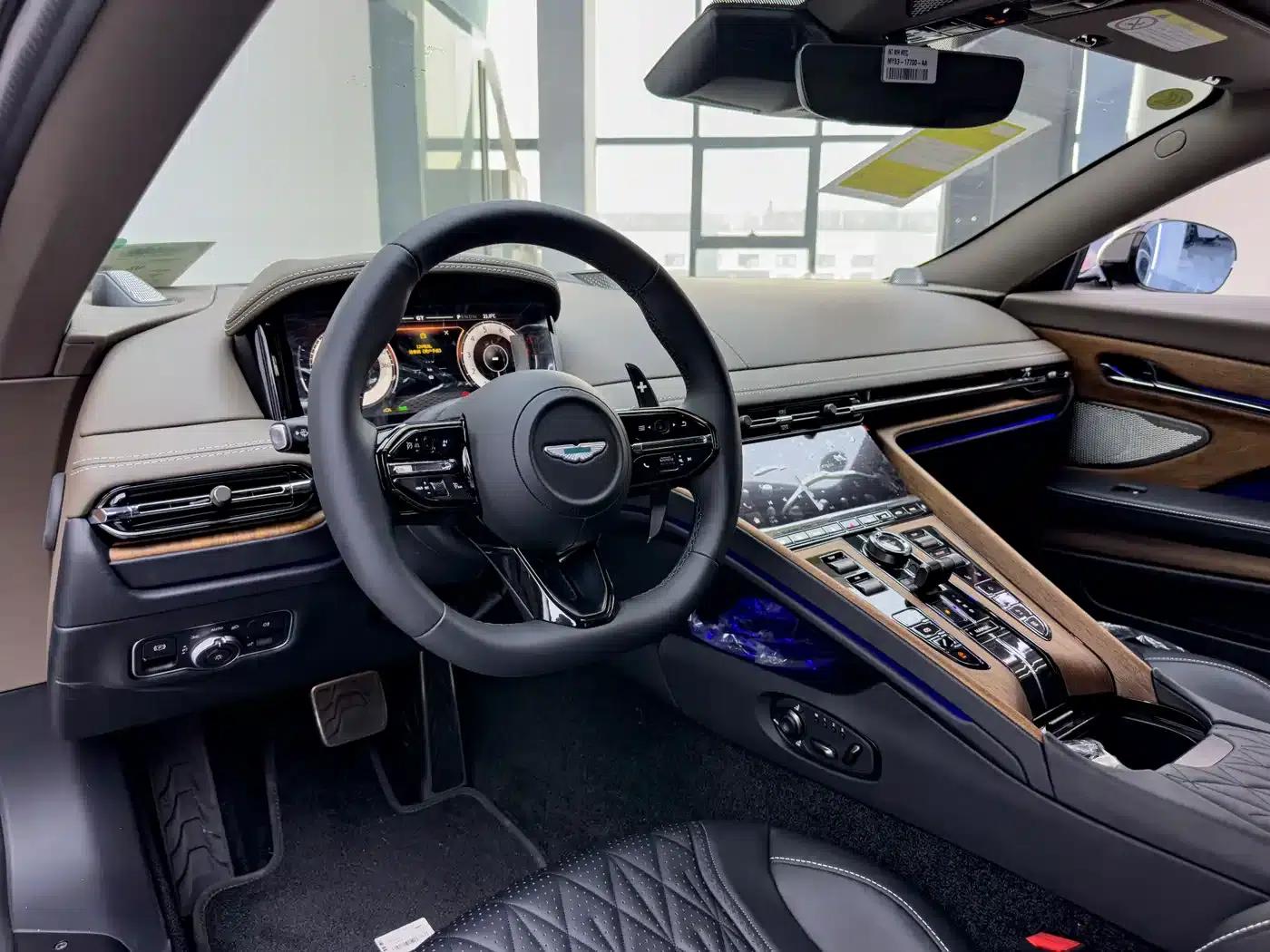 Aston Martin DB12 2025 4.0T V8 Coupe — миниатюра 19