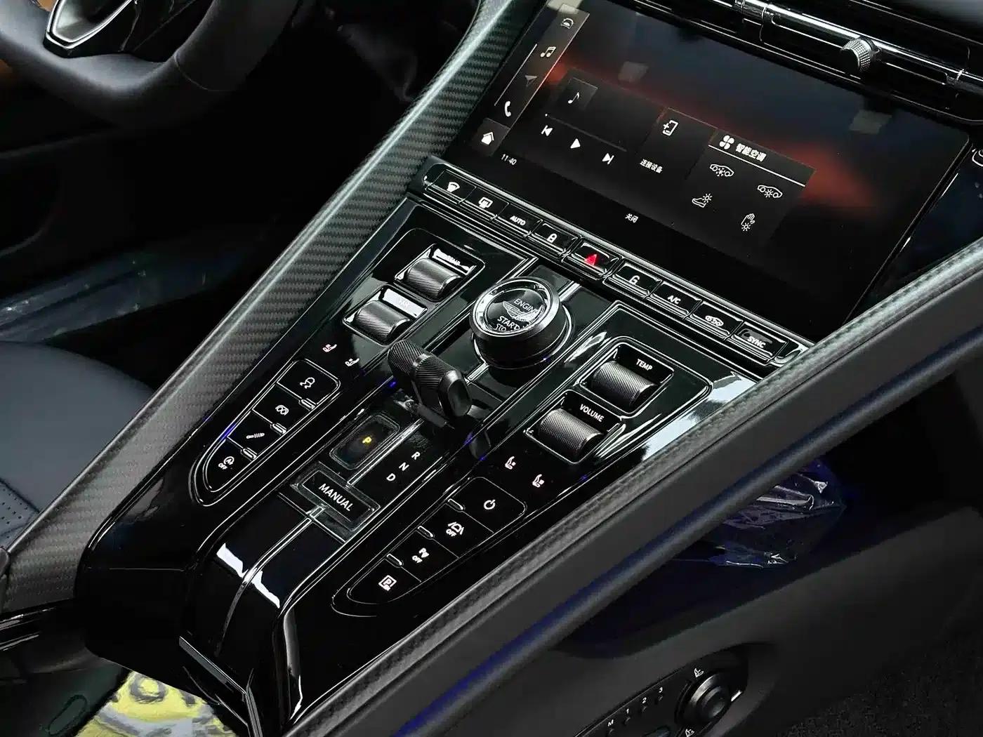 Aston Martin DB12 2025 4.0T V8 Coupe — миниатюра 25