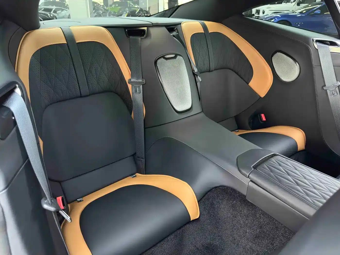 Aston Martin DB12 2025 4.0T V8 Coupe — миниатюра 28