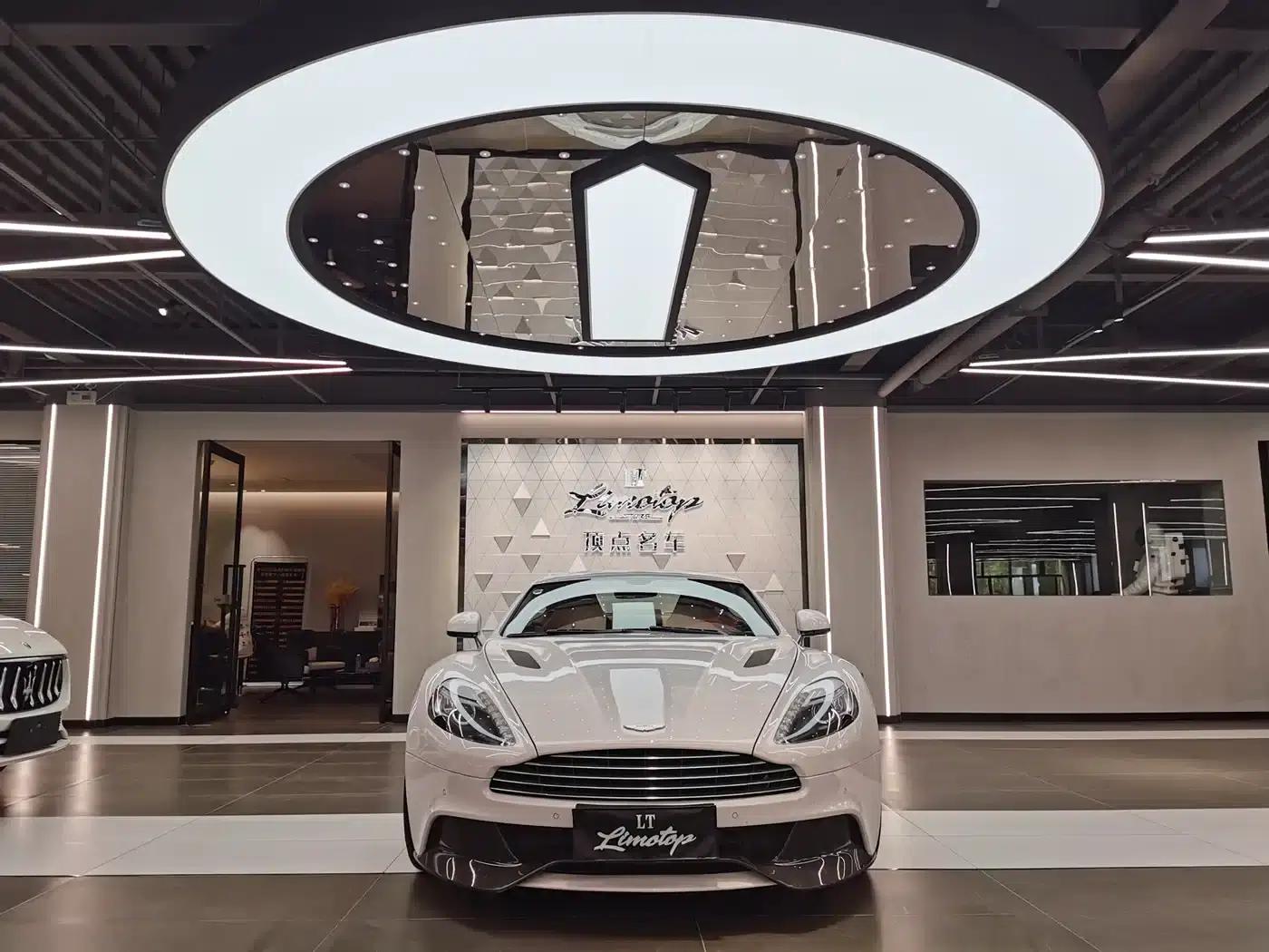 2014 Vanquish 6.0L Centennial Edition — миниатюра 2