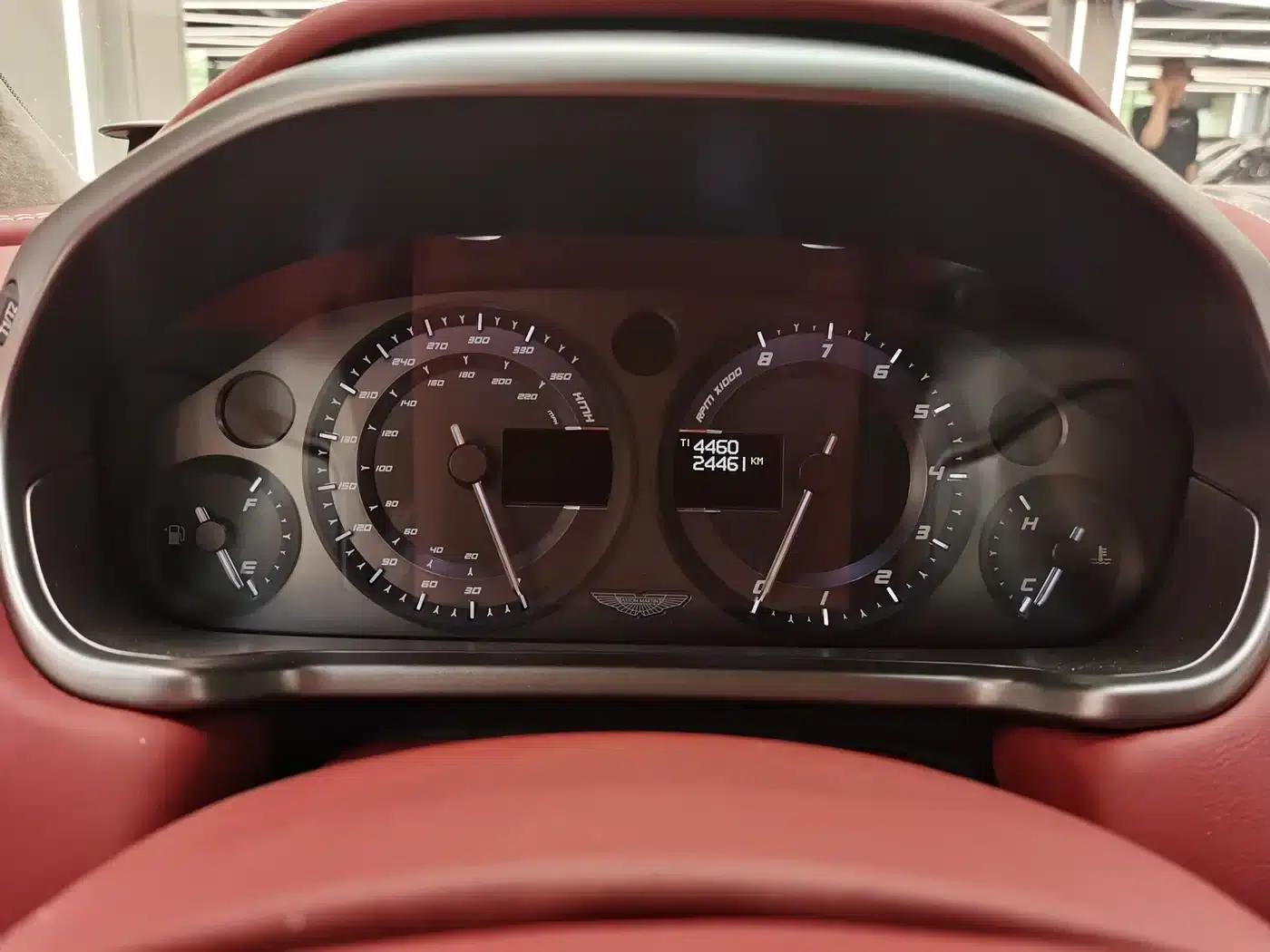 2014 Vanquish 6.0L Centennial Edition — миниатюра 11