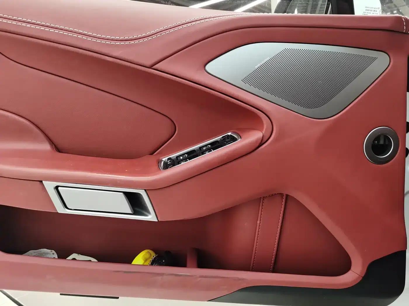 2014 Vanquish 6.0L Centennial Edition — миниатюра 15