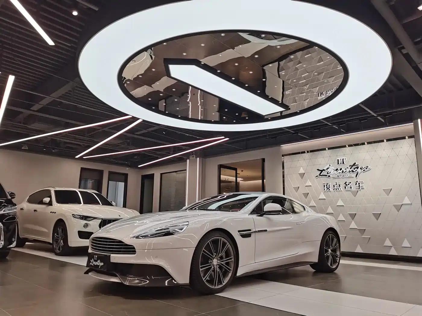2014 Vanquish 6.0L Centennial Edition — миниатюра 3