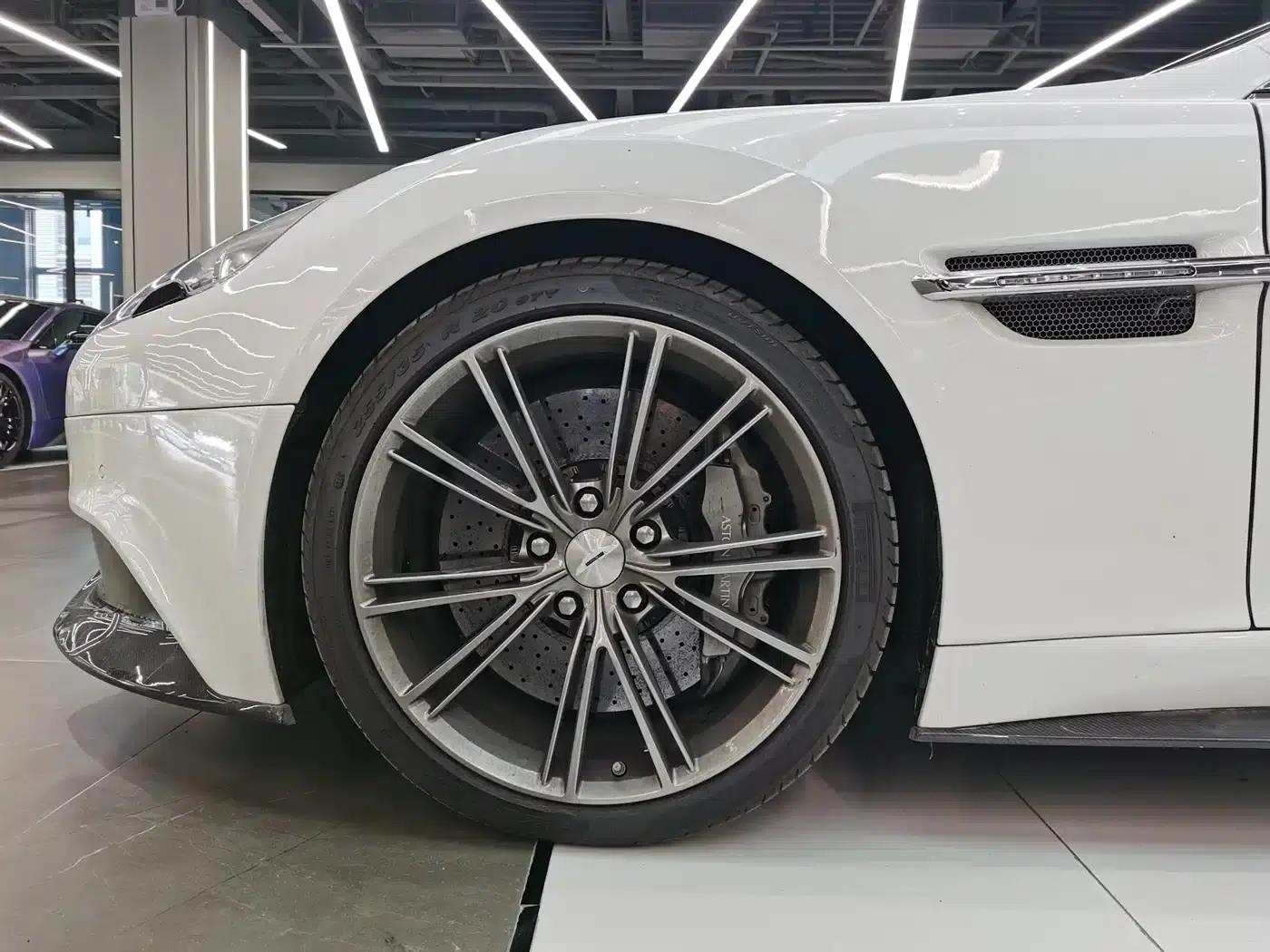 2014 Vanquish 6.0L Centennial Edition — миниатюра 5