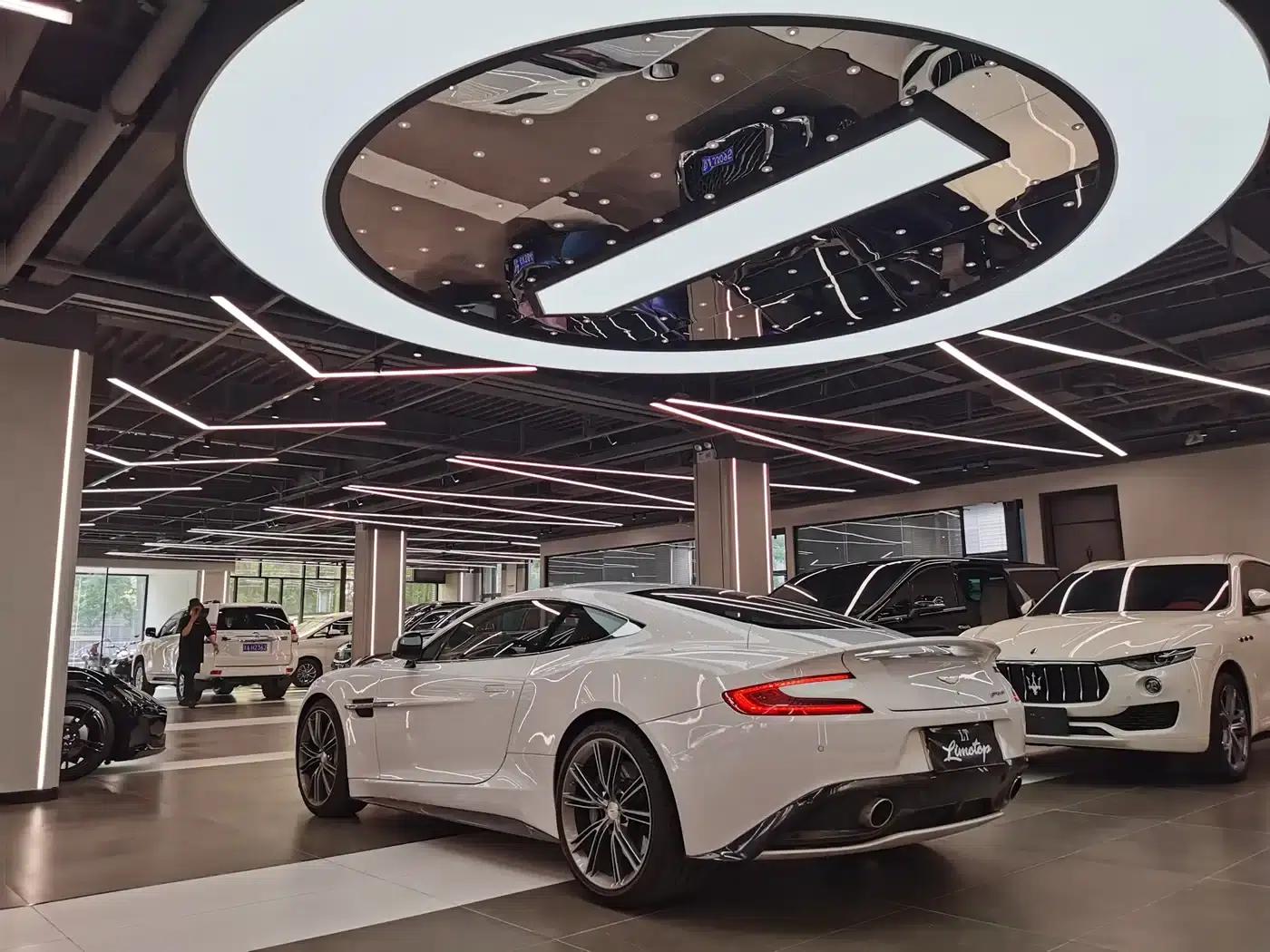 2014 Vanquish 6.0L Centennial Edition — миниатюра 6