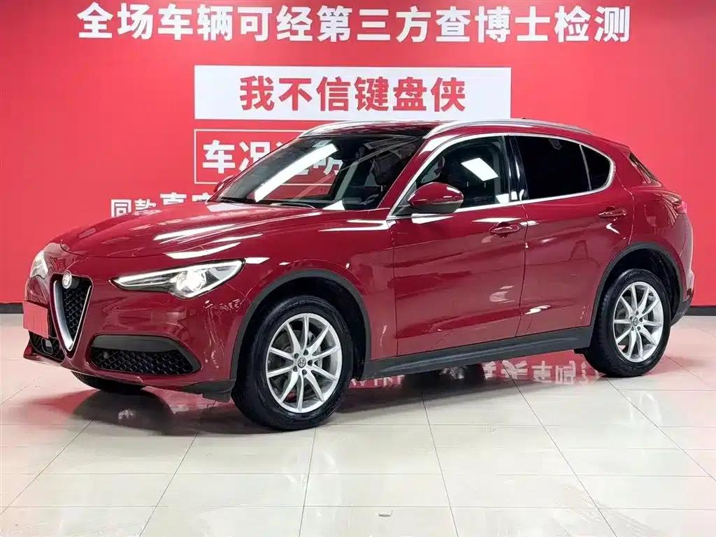 2017 Stelvio 2.0T 200HP Luxury Edition — миниатюра 1