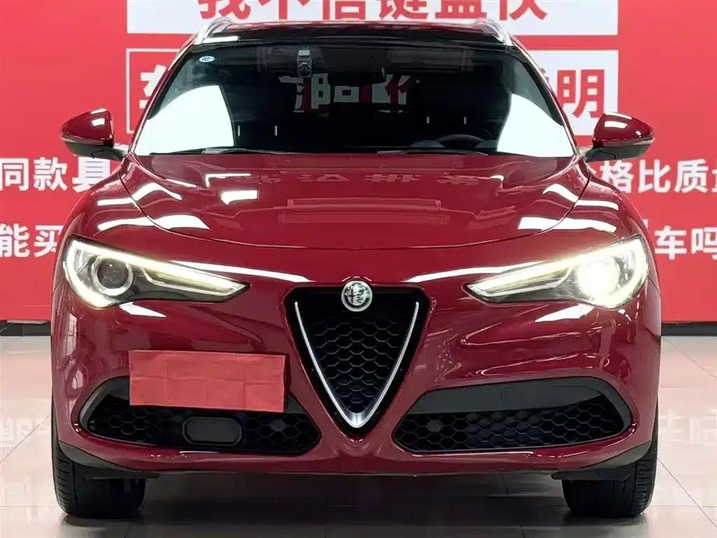 2017 Stelvio 2.0T 200HP Luxury Edition — миниатюра 2