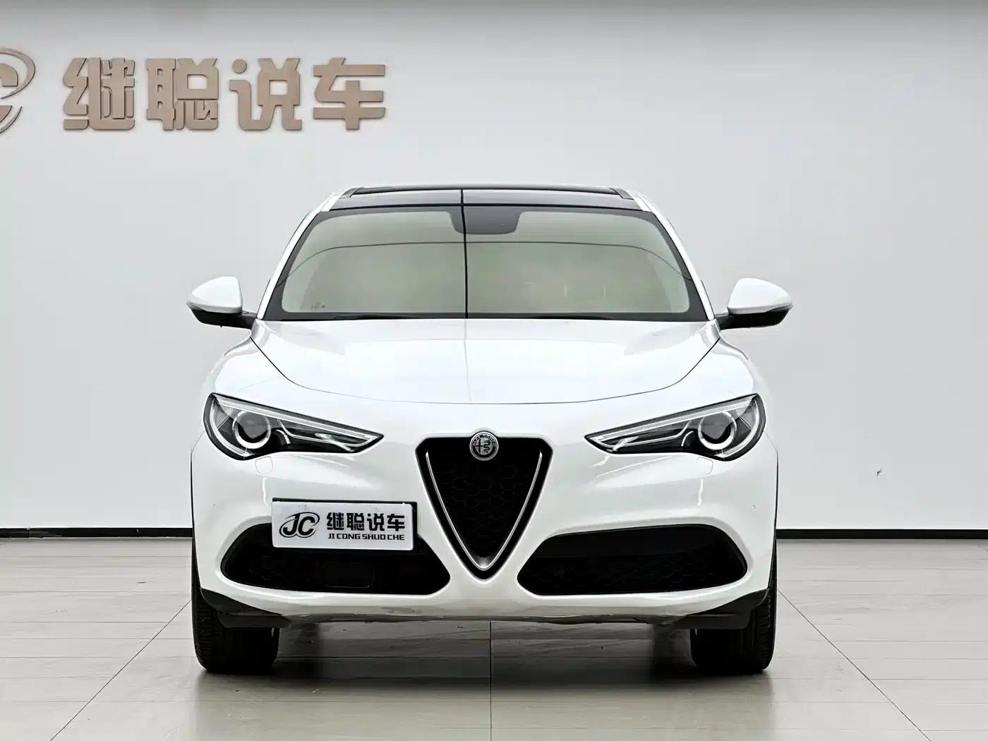 2017 Stelvio 2.0T 200HP Elite Edition — миниатюра 6