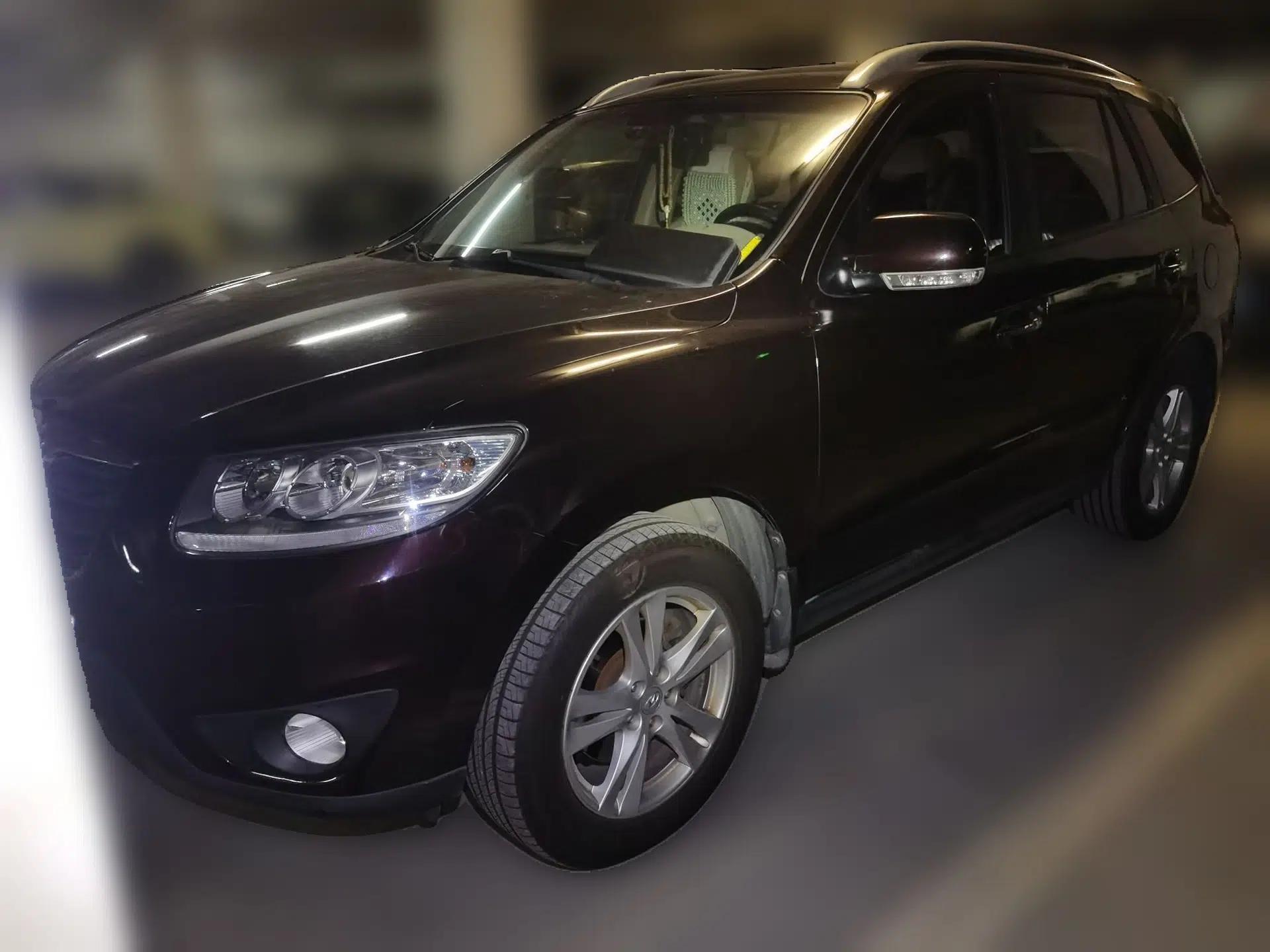 Hyundai Santa Fe Classic 2010 2.4 Luxury Edition 7-Seater Four-Wheel Drive — миниатюра 1