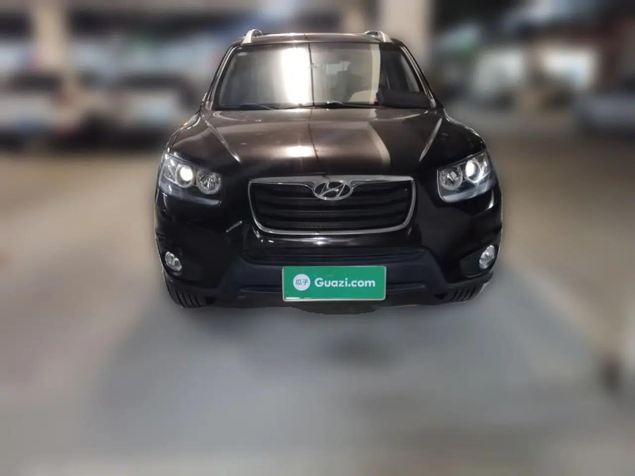 Hyundai Santa Fe Classic 2010 2.4 Luxury Edition 7-Seater Four-Wheel Drive — миниатюра 2