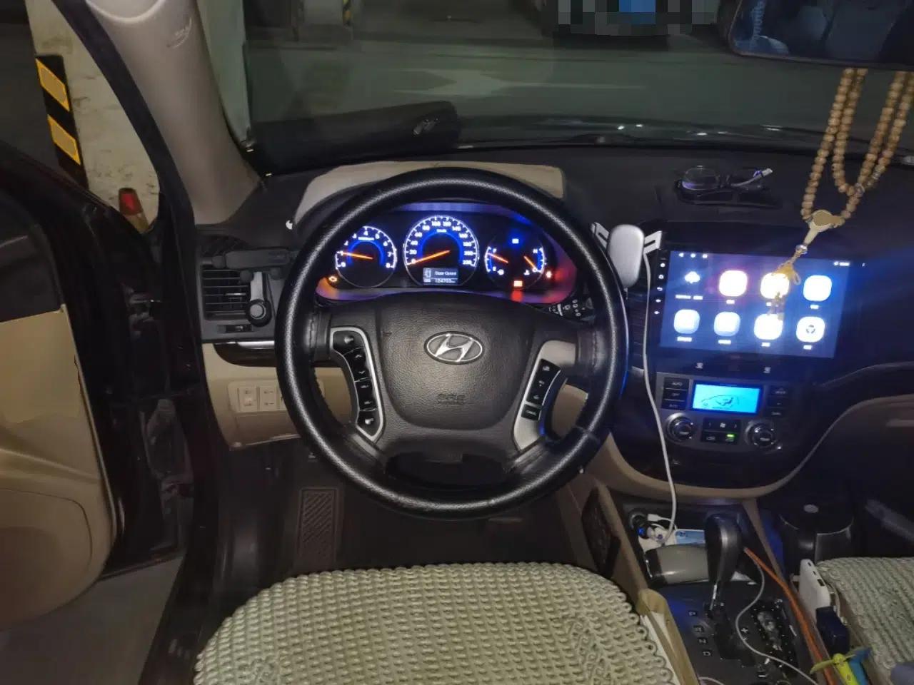 Hyundai Santa Fe Classic 2010 2.4 Luxury Edition 7-Seater Four-Wheel Drive — миниатюра 11