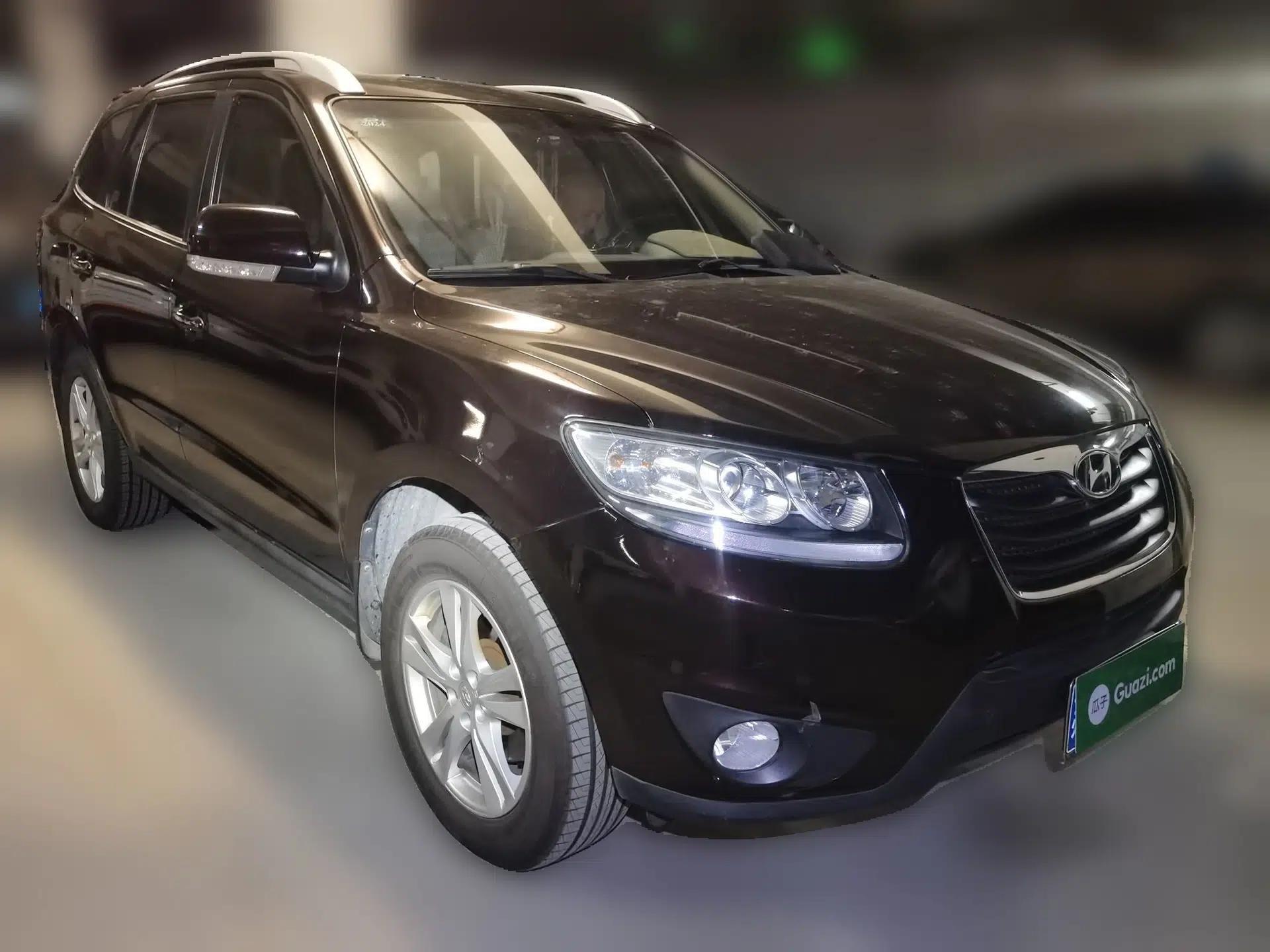Hyundai Santa Fe Classic 2010 2.4 Luxury Edition 7-Seater Four-Wheel Drive — миниатюра 3