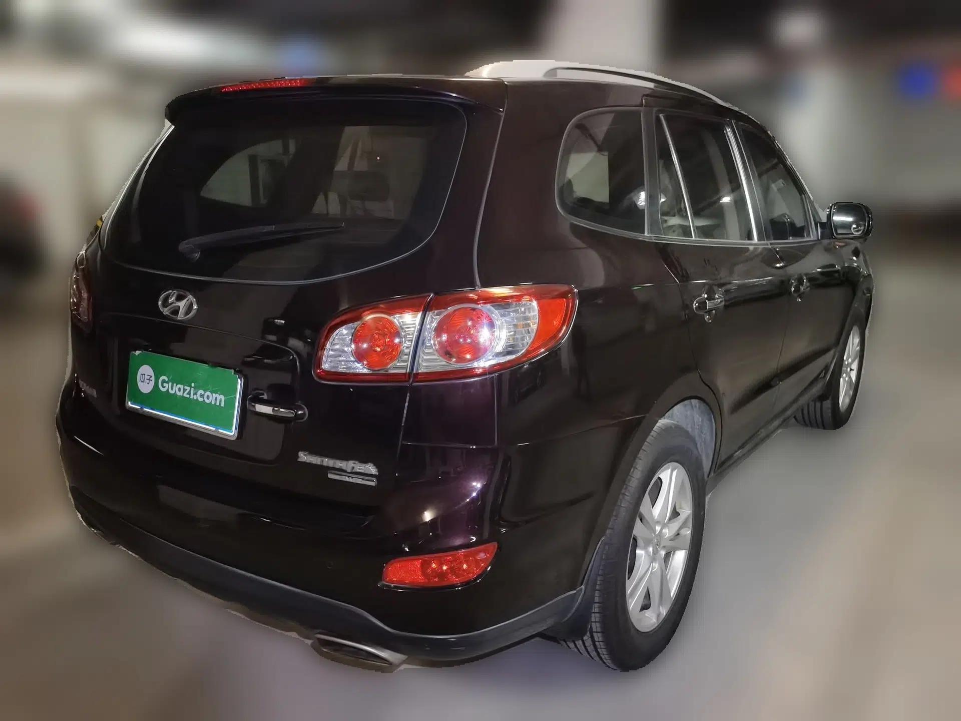 Hyundai Santa Fe Classic 2010 2.4 Luxury Edition 7-Seater Four-Wheel Drive — миниатюра 6