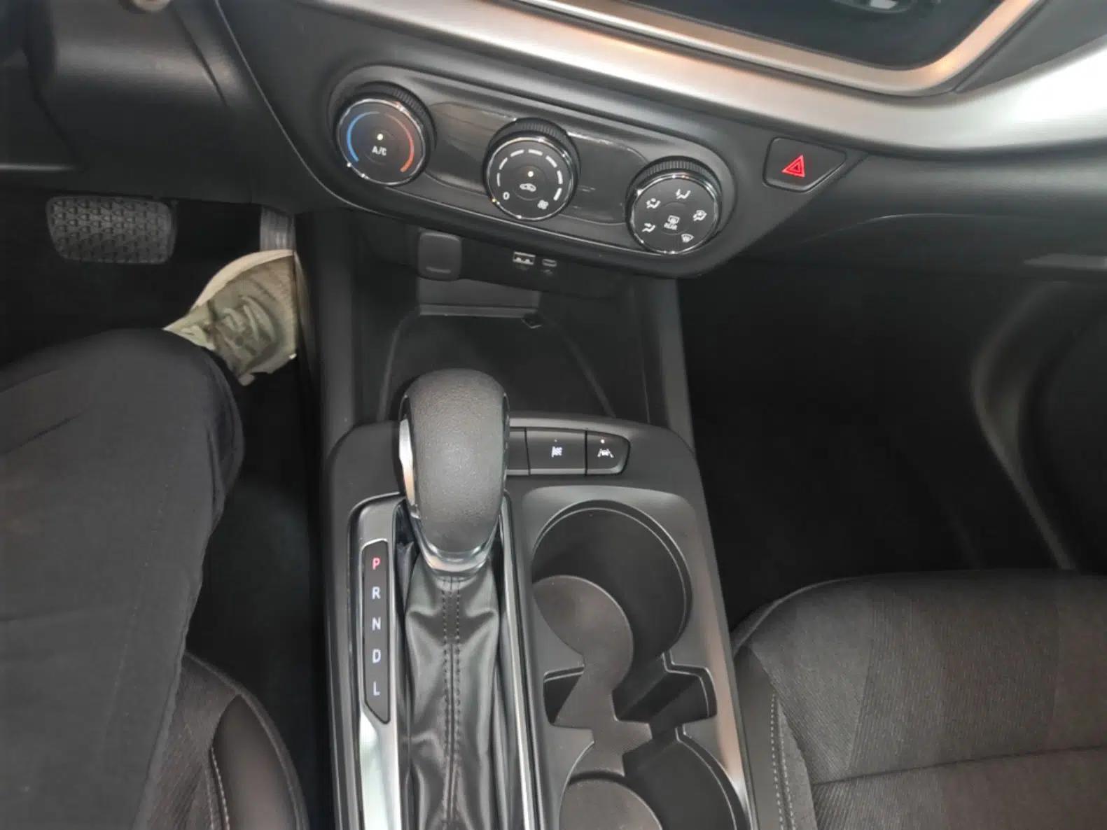 Chevrolet Seeker 2022 1.5T CVT Trend-Setting Edition — миниатюра 17