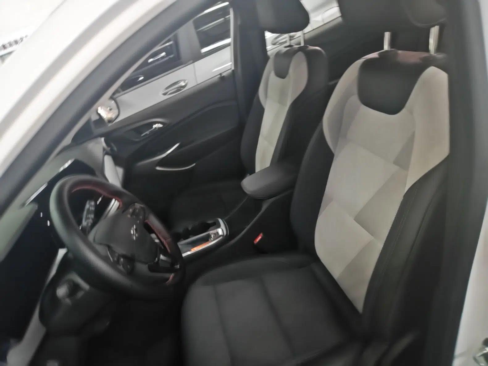 Chevrolet Seeker 2022 1.5T CVT Trend-Setting Edition — миниатюра 18