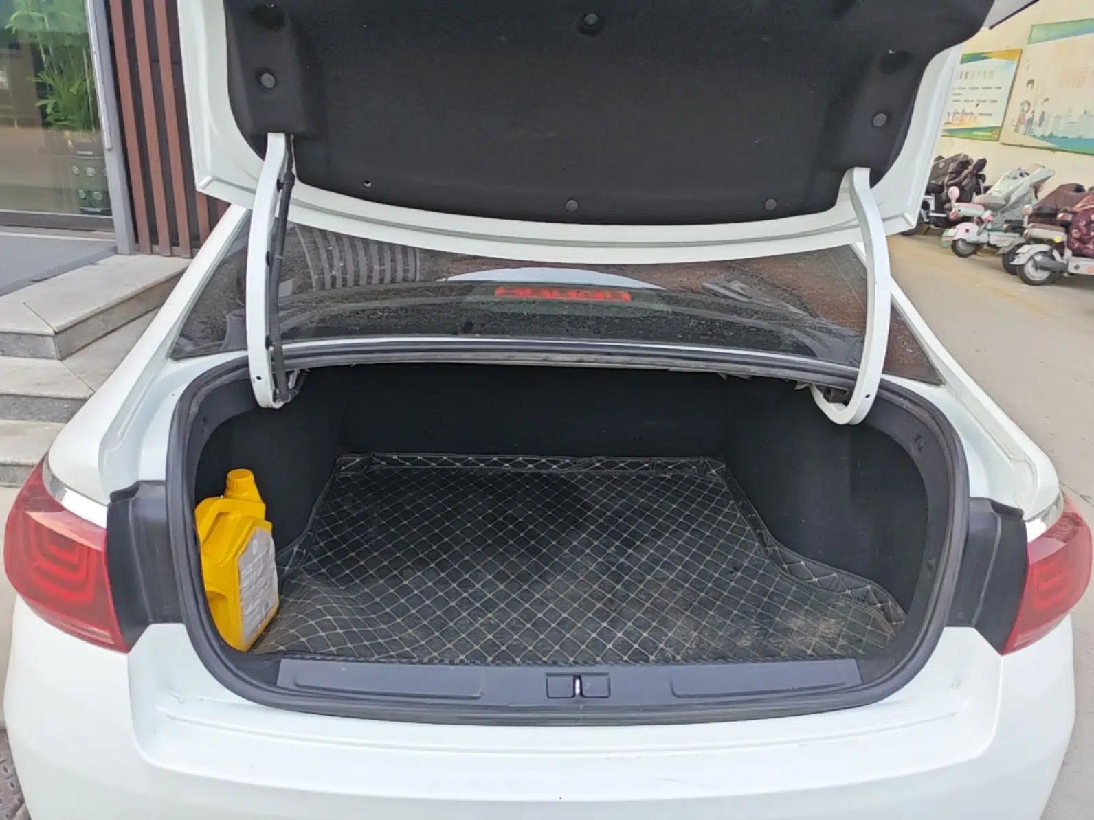 Citroen C4 Sega 2018 1.6L Manual Luxury Model — миниатюра 22