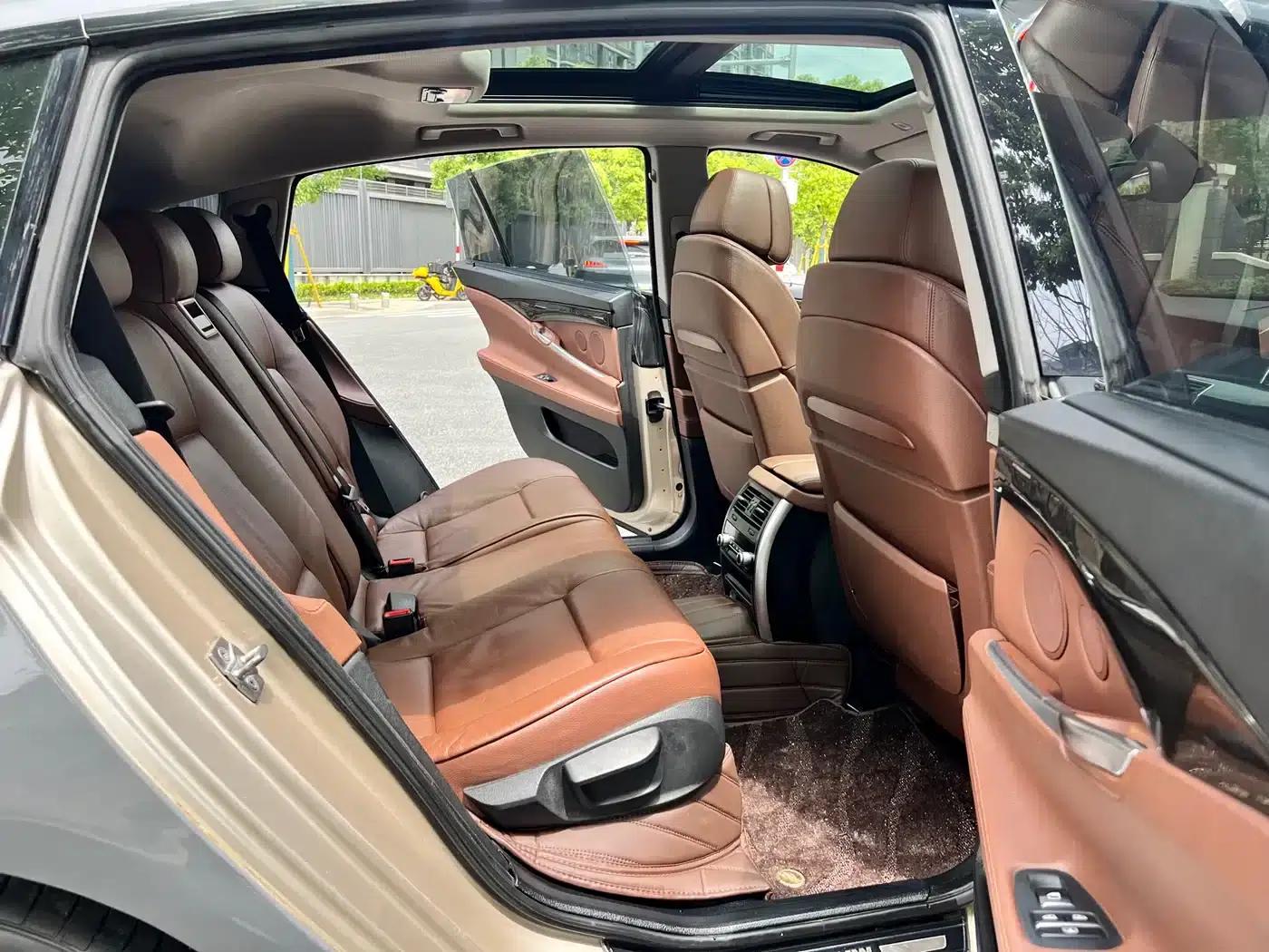 BMW 5 Series GT 2010 535i Leading Edition — миниатюра 14