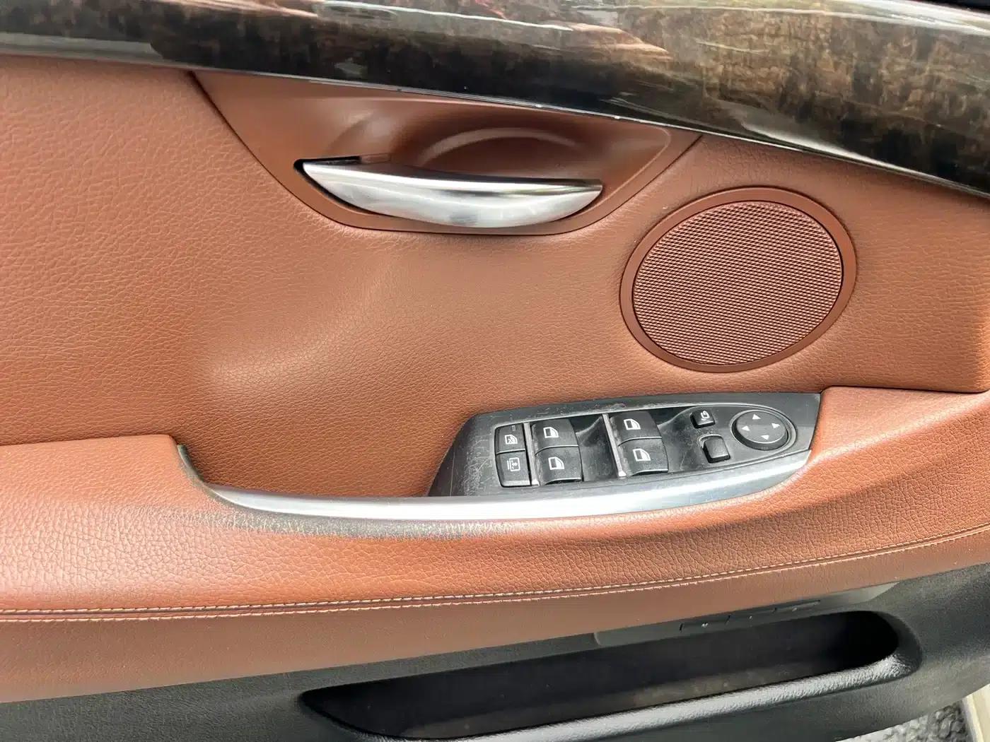 BMW 5 Series GT 2010 535i Leading Edition — миниатюра 21