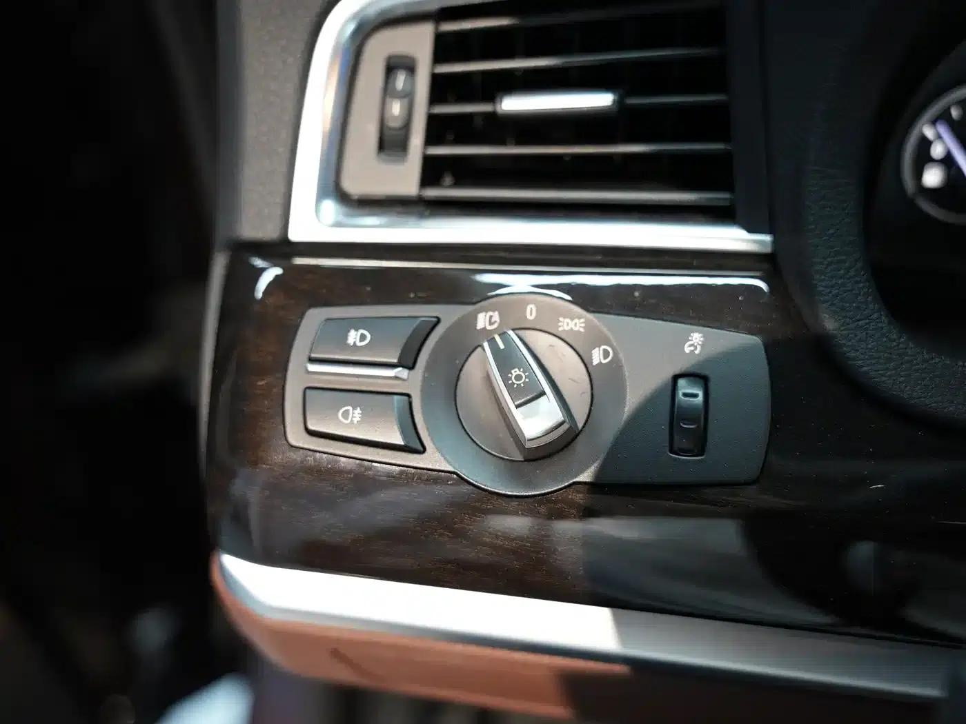 BMW 5 Series GT 2014 535i Leading Edition — миниатюра 13