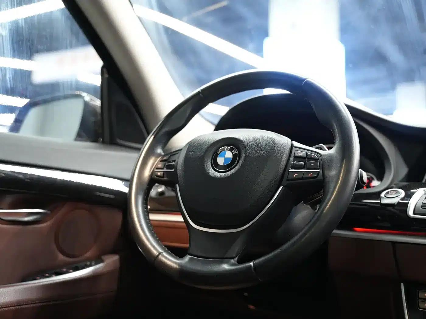 BMW 5 Series GT 2014 535i Leading Edition — миниатюра 15