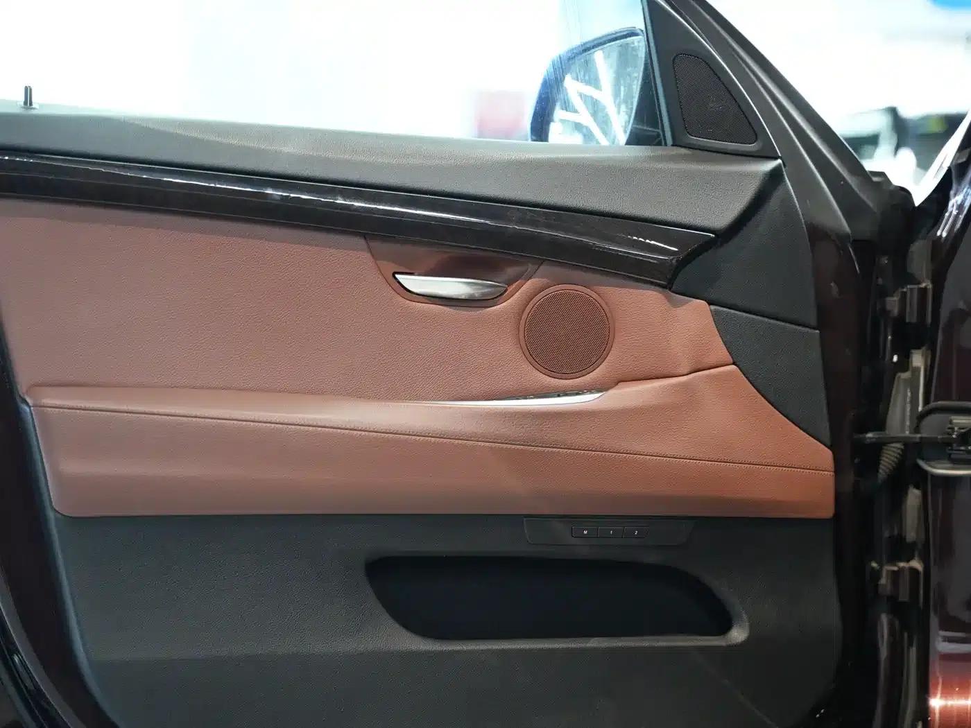 BMW 5 Series GT 2014 535i Leading Edition — миниатюра 16