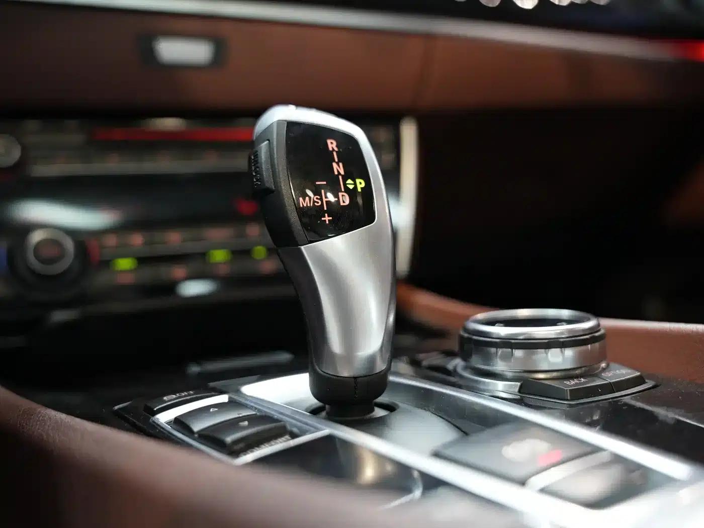 BMW 5 Series GT 2014 535i Leading Edition — миниатюра 7