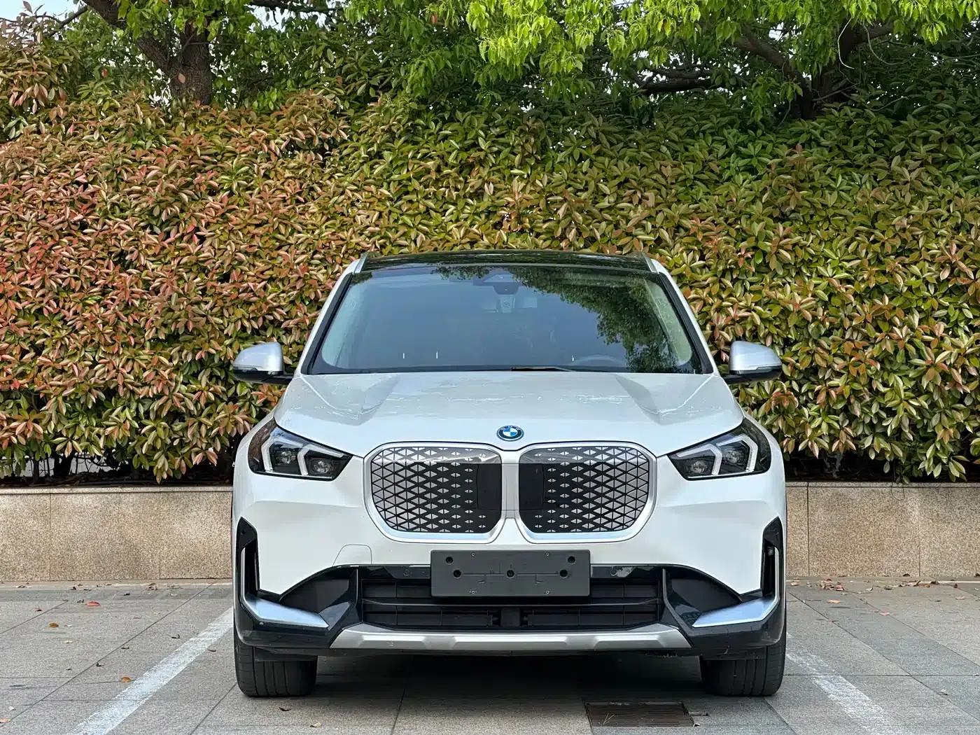 BMW iX1 2023 eDrive25L X Design Package — миниатюра 2