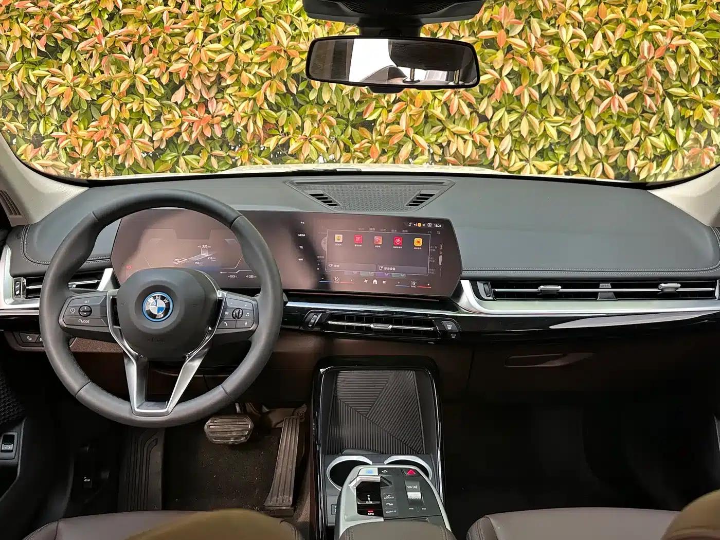 BMW iX1 2023 eDrive25L X Design Package — миниатюра 15