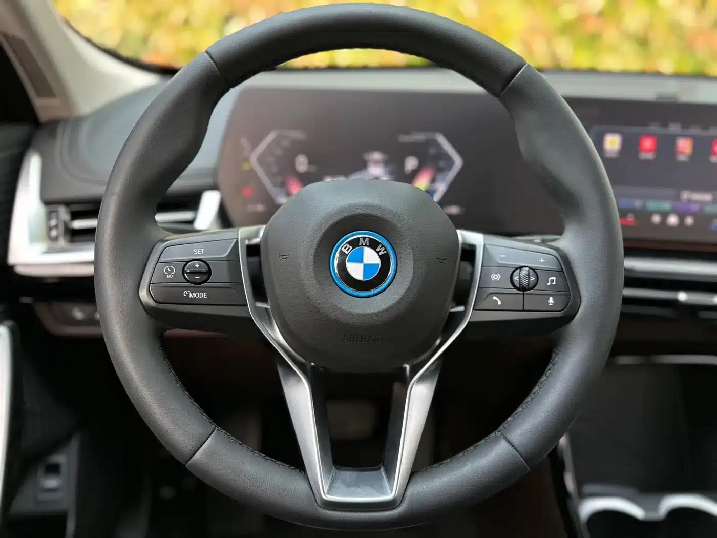 BMW iX1 2023 eDrive25L X Design Package — миниатюра 18