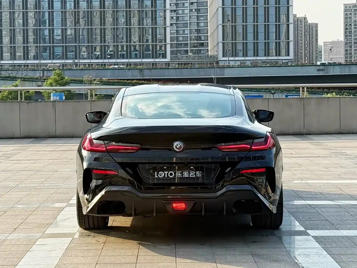 2022 BMW 8 Series 840i Coupe M Sport Package — миниатюра 3