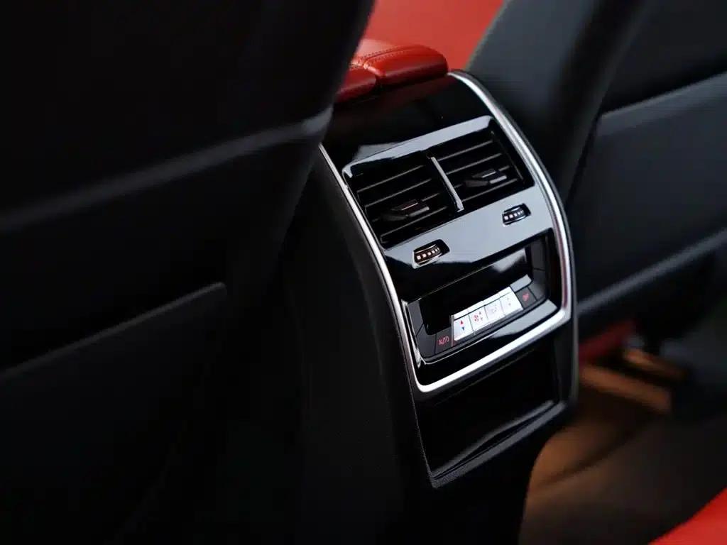 2022 BMW X6 M — миниатюра 41