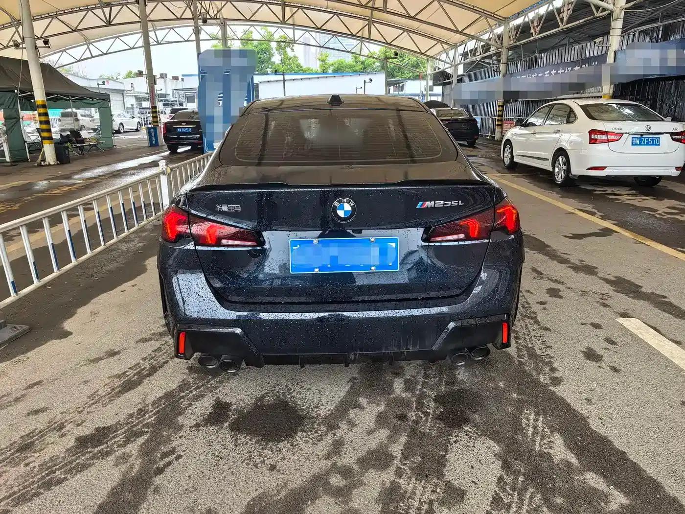 2025 BMW M235L — миниатюра 16