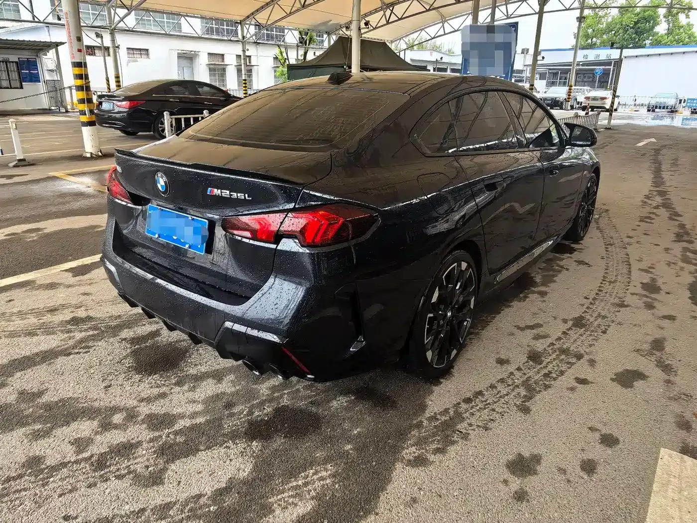 2025 BMW M235L — миниатюра 17
