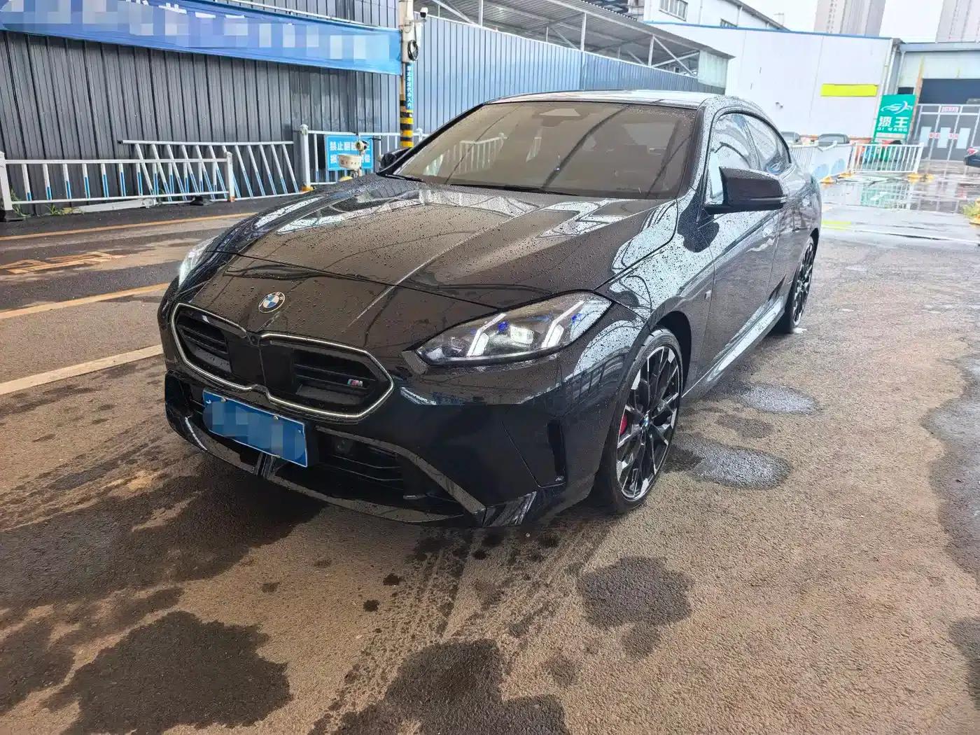 2025 BMW M235L — миниатюра 3