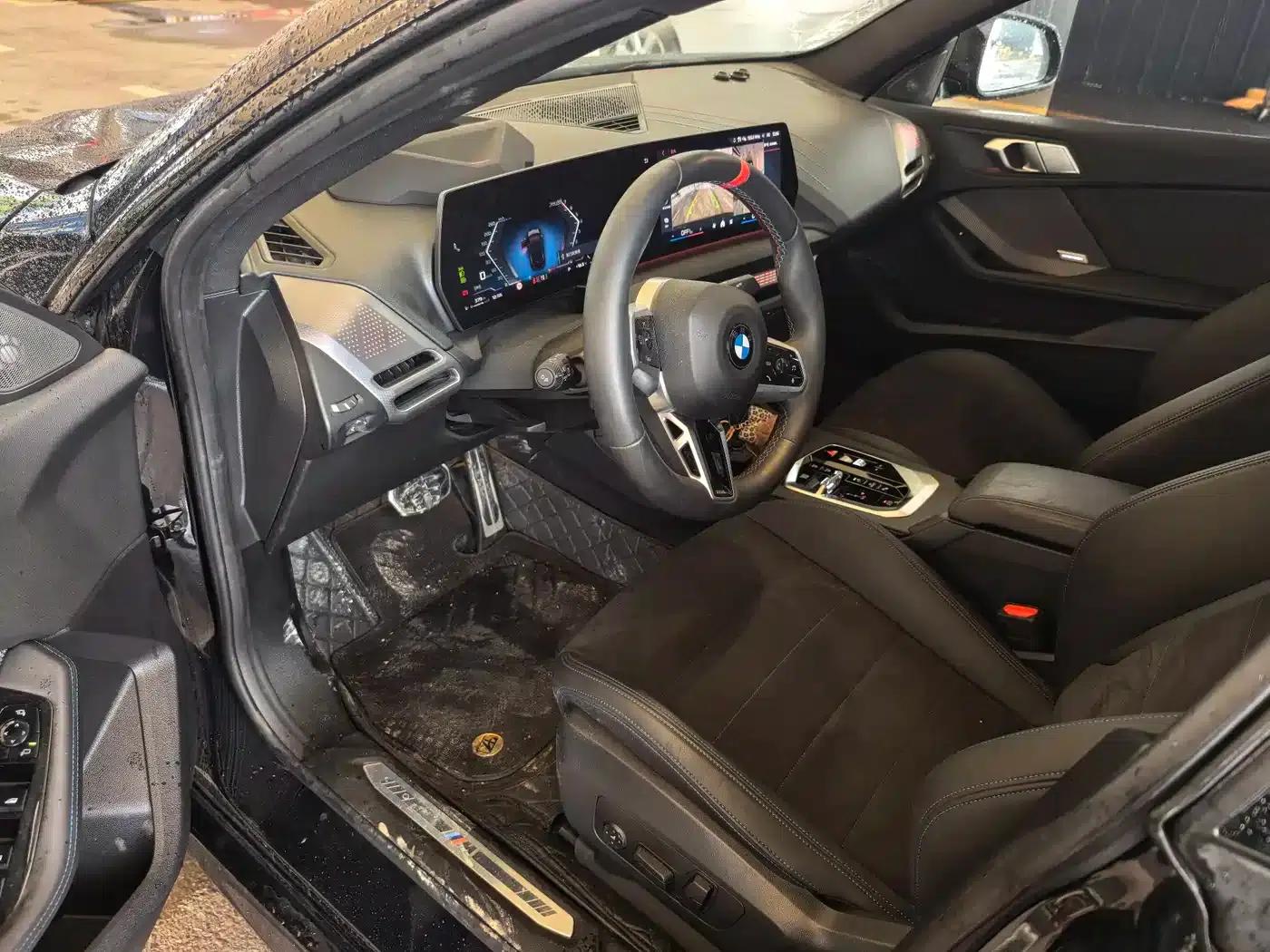 2025 BMW M235L — миниатюра 7