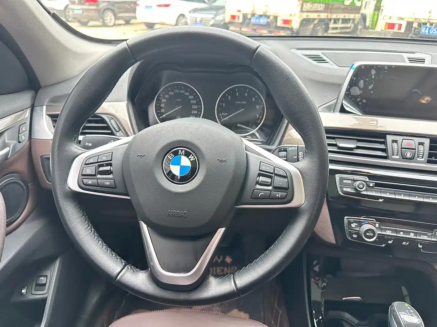 BMW X1 PHEV 2018 xDrive25Le Luxury — миниатюра 11