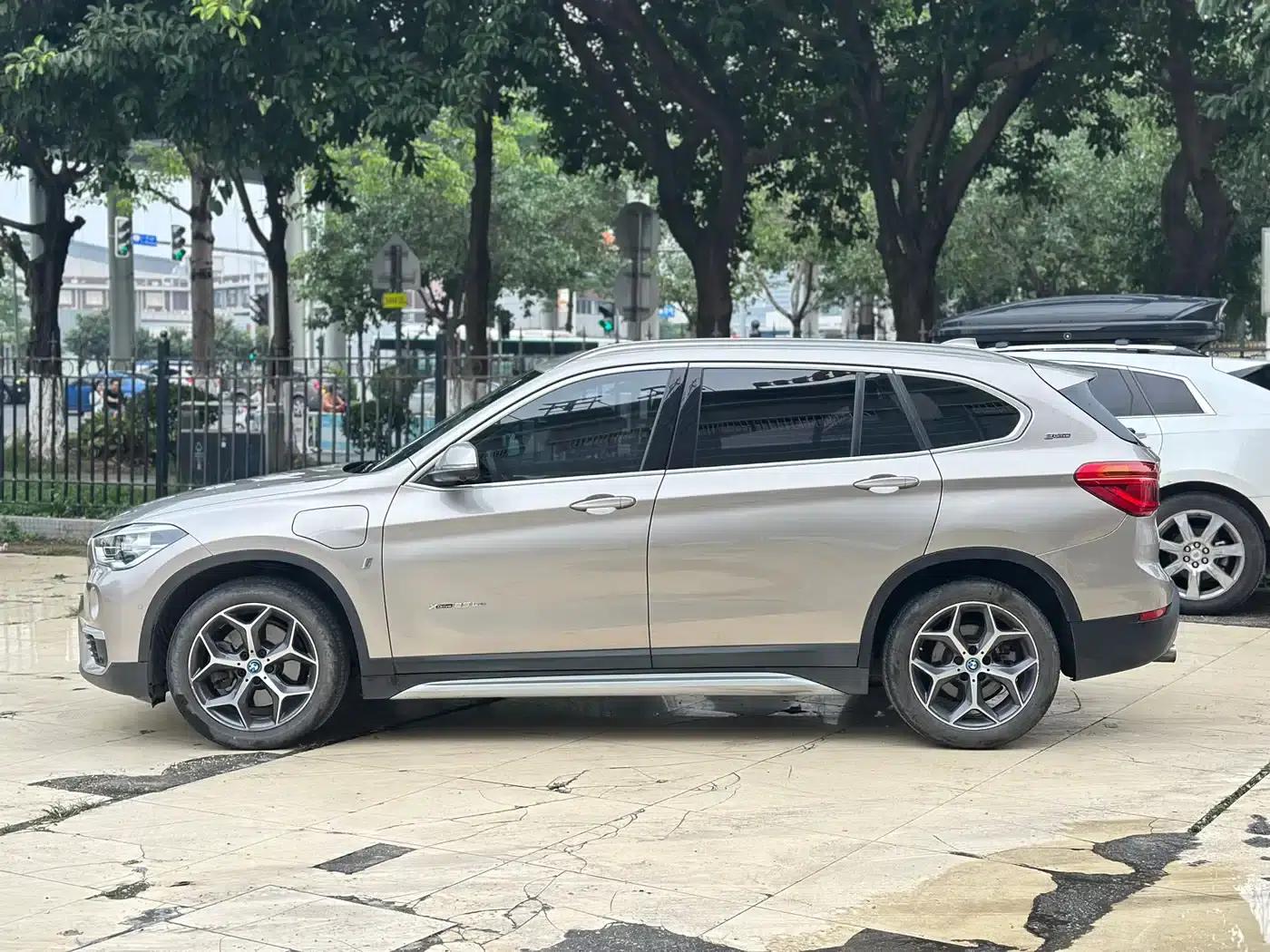 BMW X1 PHEV 2018 xDrive25Le Luxury — миниатюра 5