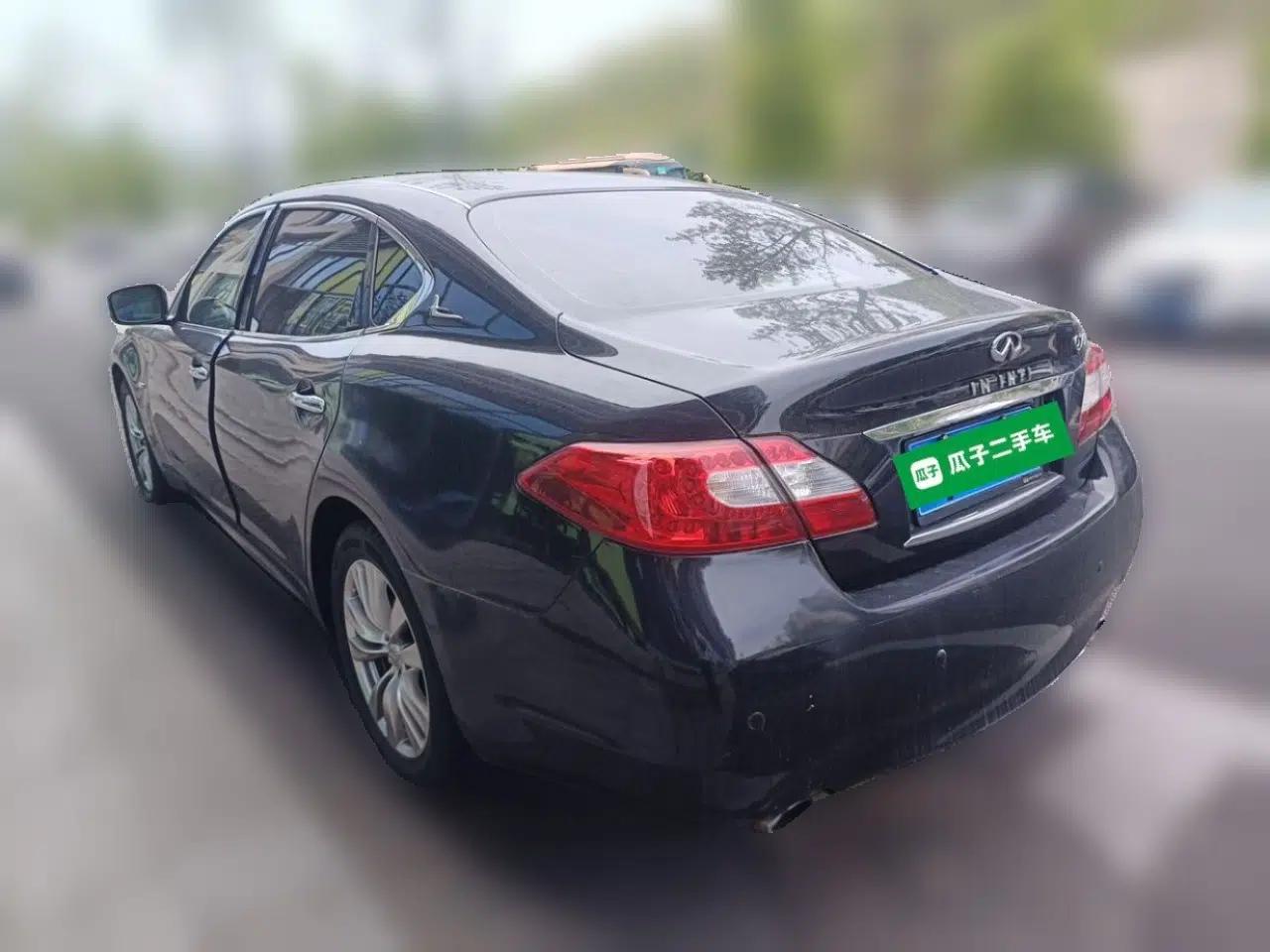 Infiniti Q70 2013 Q70L 2.5L Comfort Edition — миниатюра 4