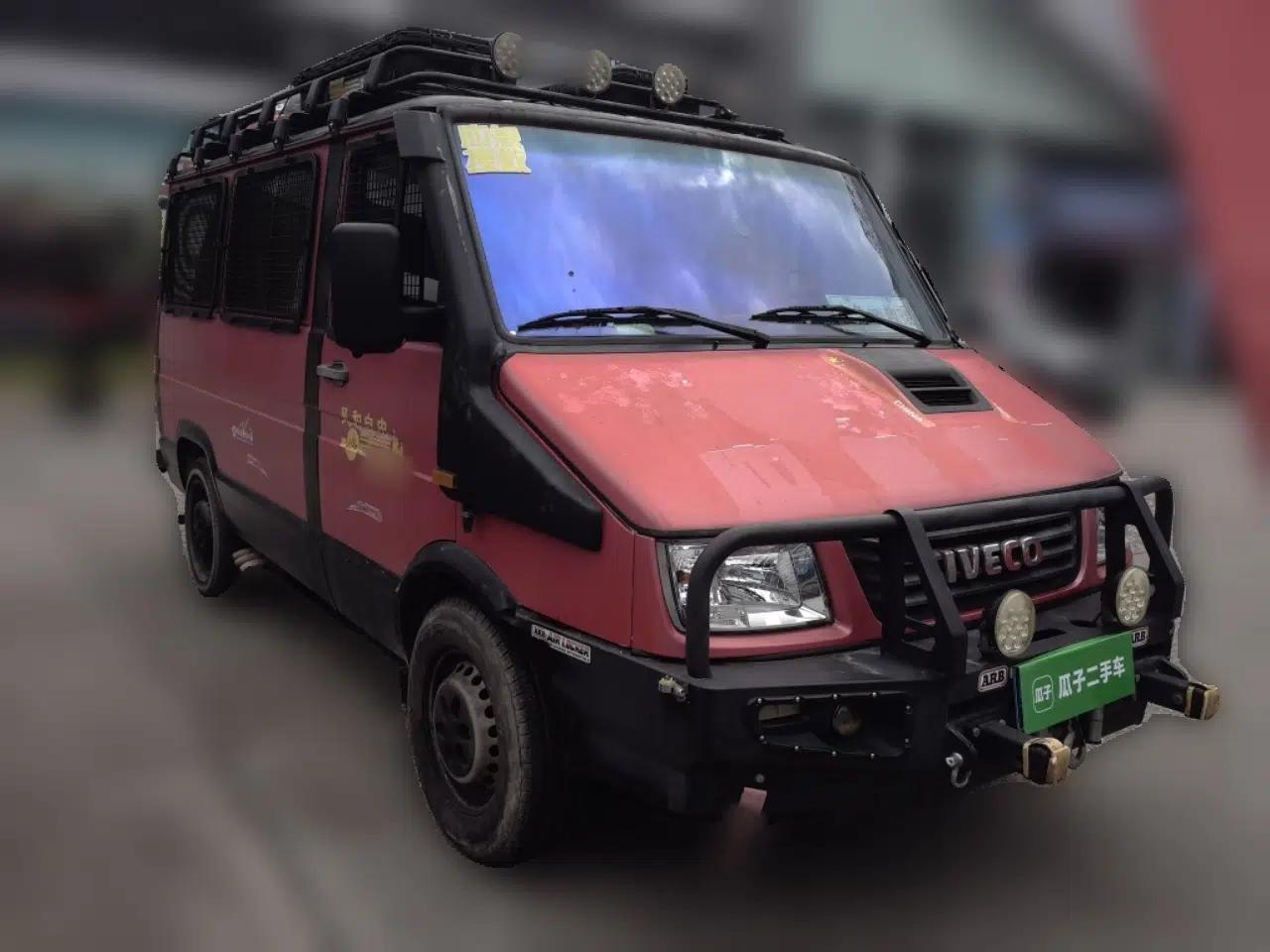 Iveco Daily 2017 2.5T A35 Low-Roof 5-7 Seater Passenger Van 47Z5 — миниатюра 3