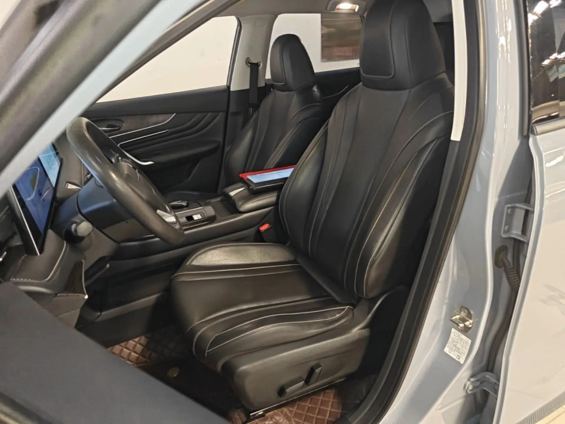 Venucia V 2021 260T Idol Edition — миниатюра 18