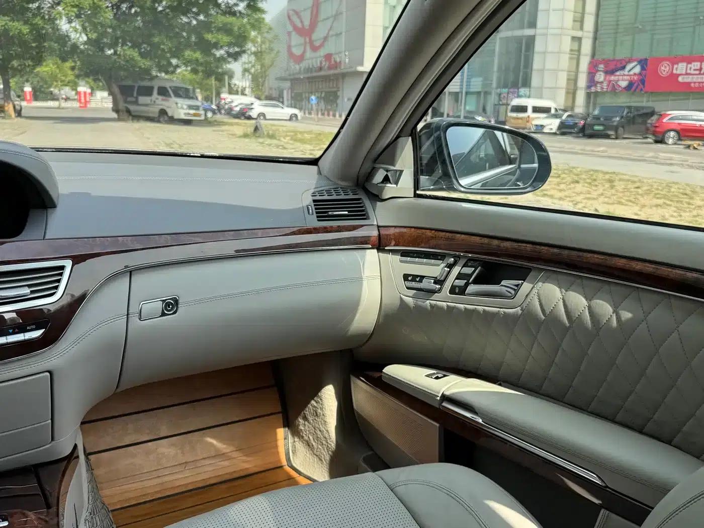 2010 Mercedes-Benz S-Class AMG S 65 — миниатюра 13