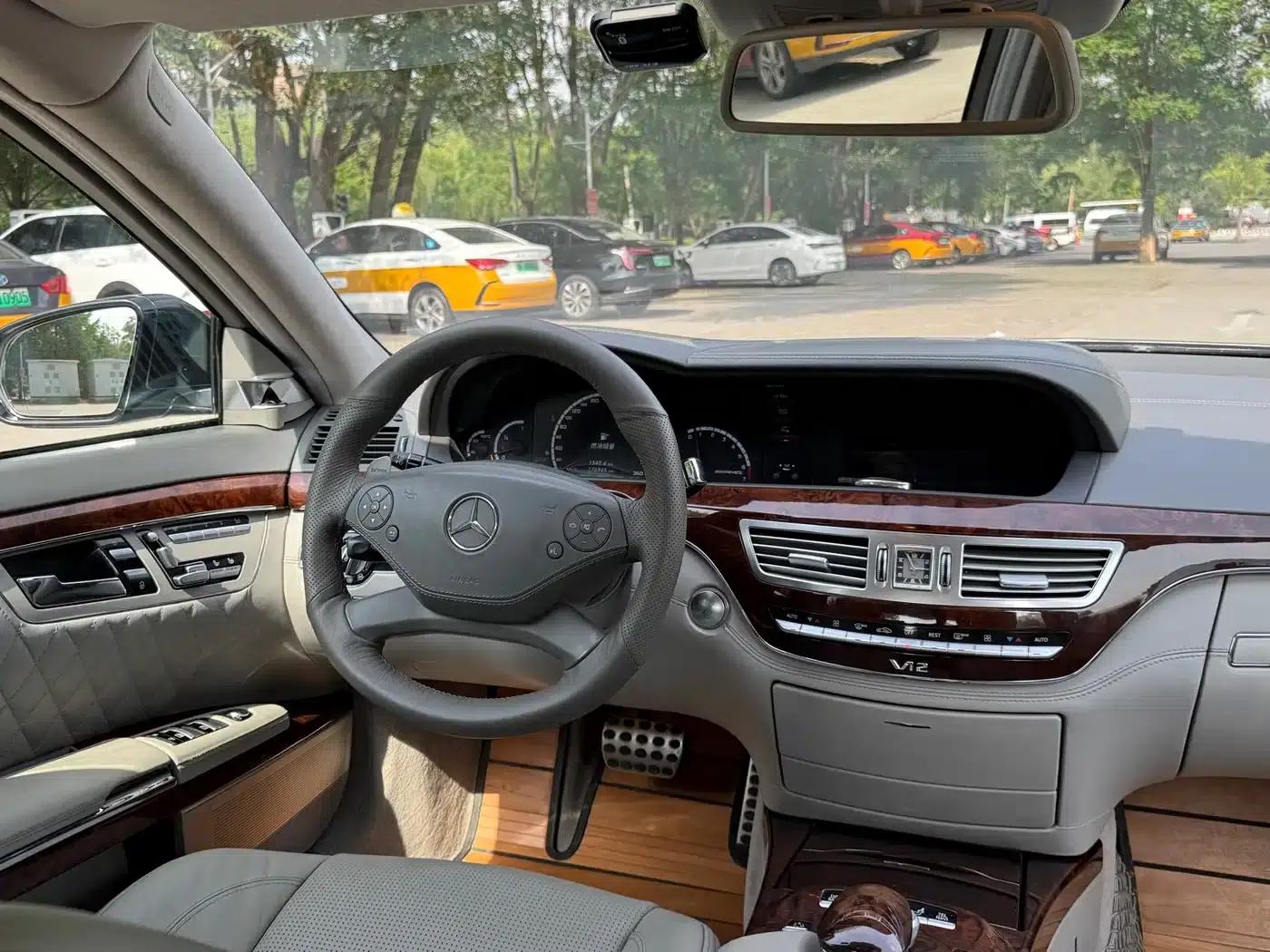 2010 Mercedes-Benz S-Class AMG S 65 — миниатюра 4
