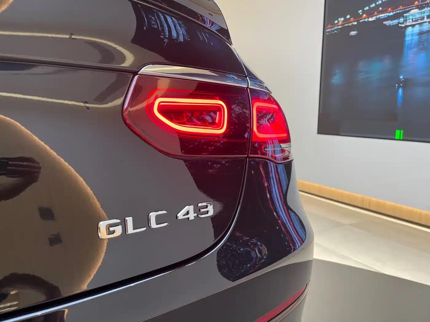 Mercedes-Benz GLC Coupe AMG 2022 AMG GLC 43 4MATIC Coupe SUV — миниатюра 24