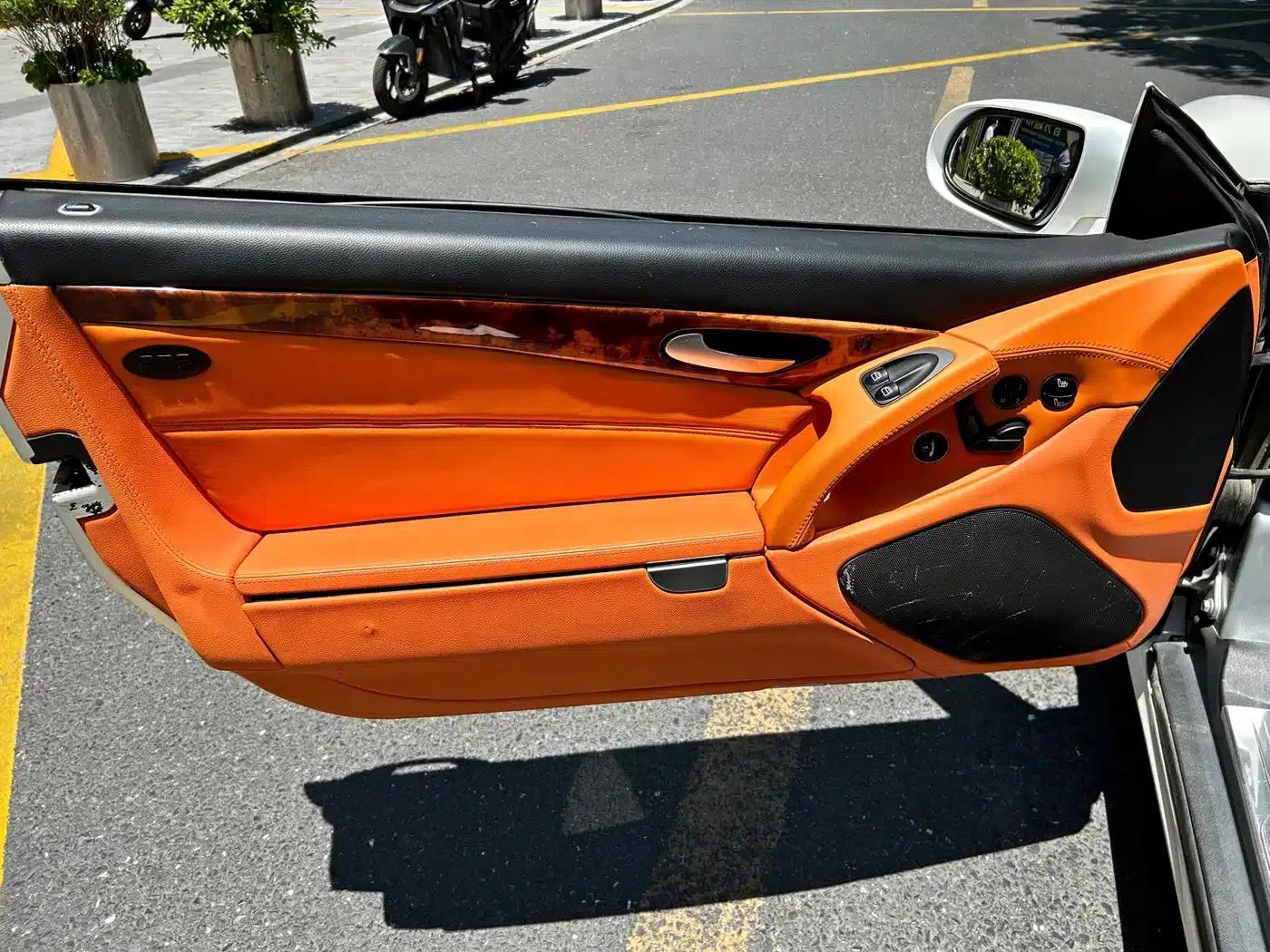 Mercedes-Benz SL-Class 2006 SL 350 — миниатюра 10