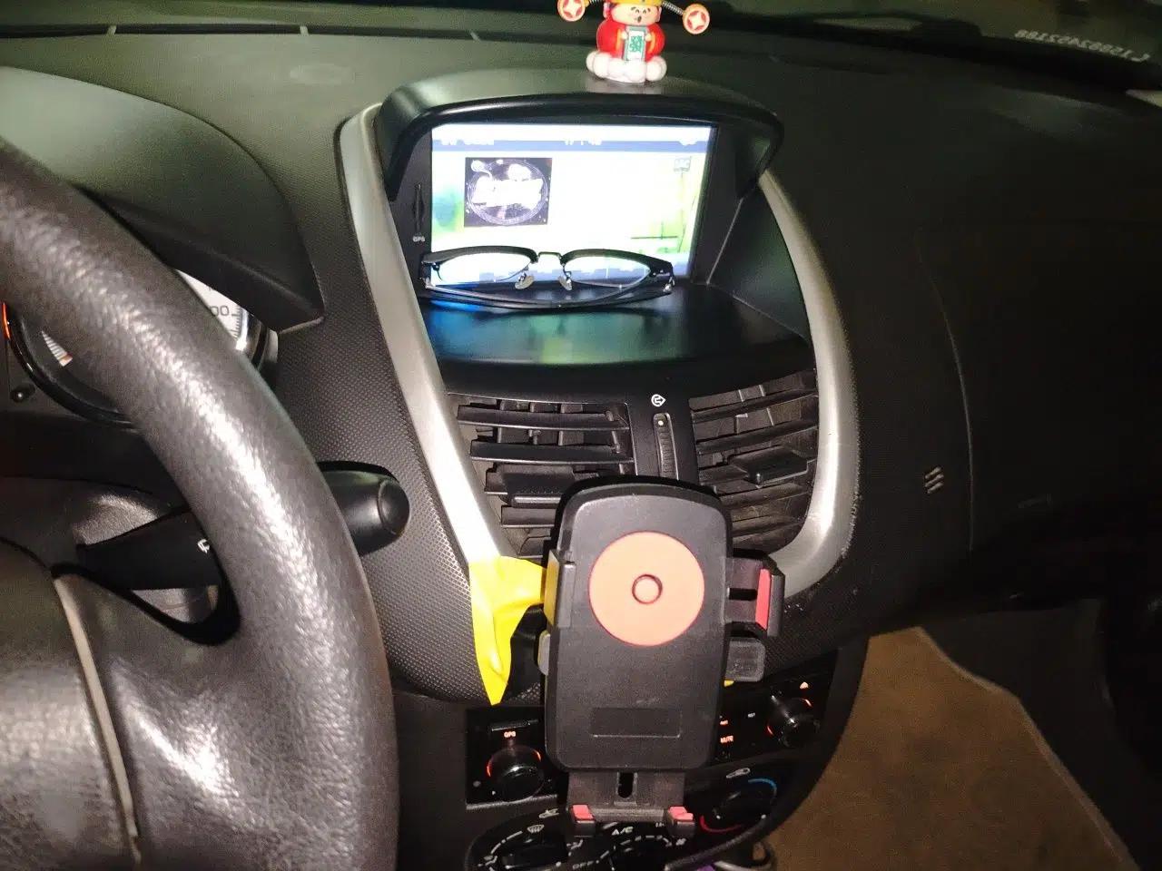 Peugeot 207 2011 Hatchback 1.4L Manual Yule Edition — миниатюра 14