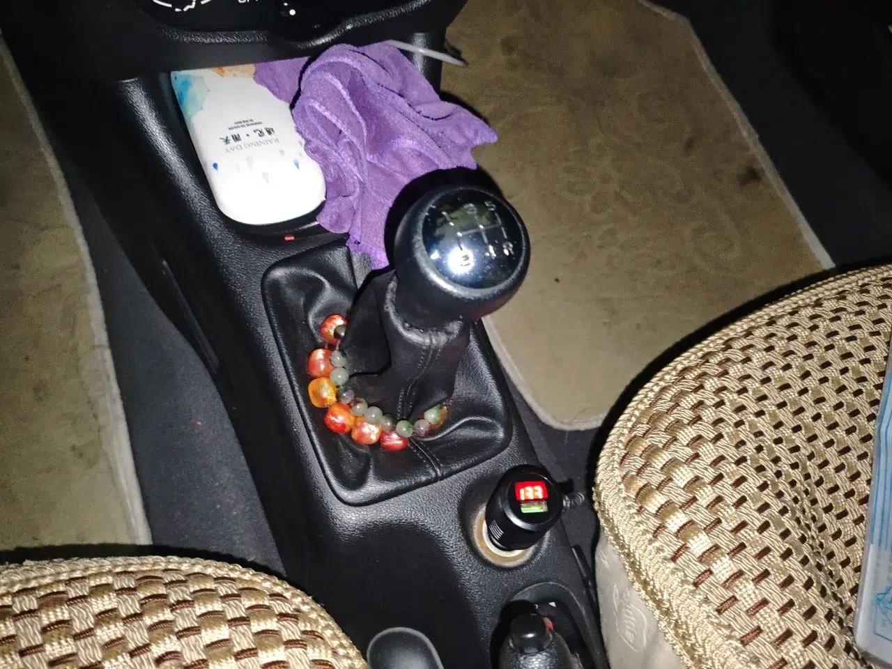 Peugeot 207 2011 Hatchback 1.4L Manual Yule Edition — миниатюра 15