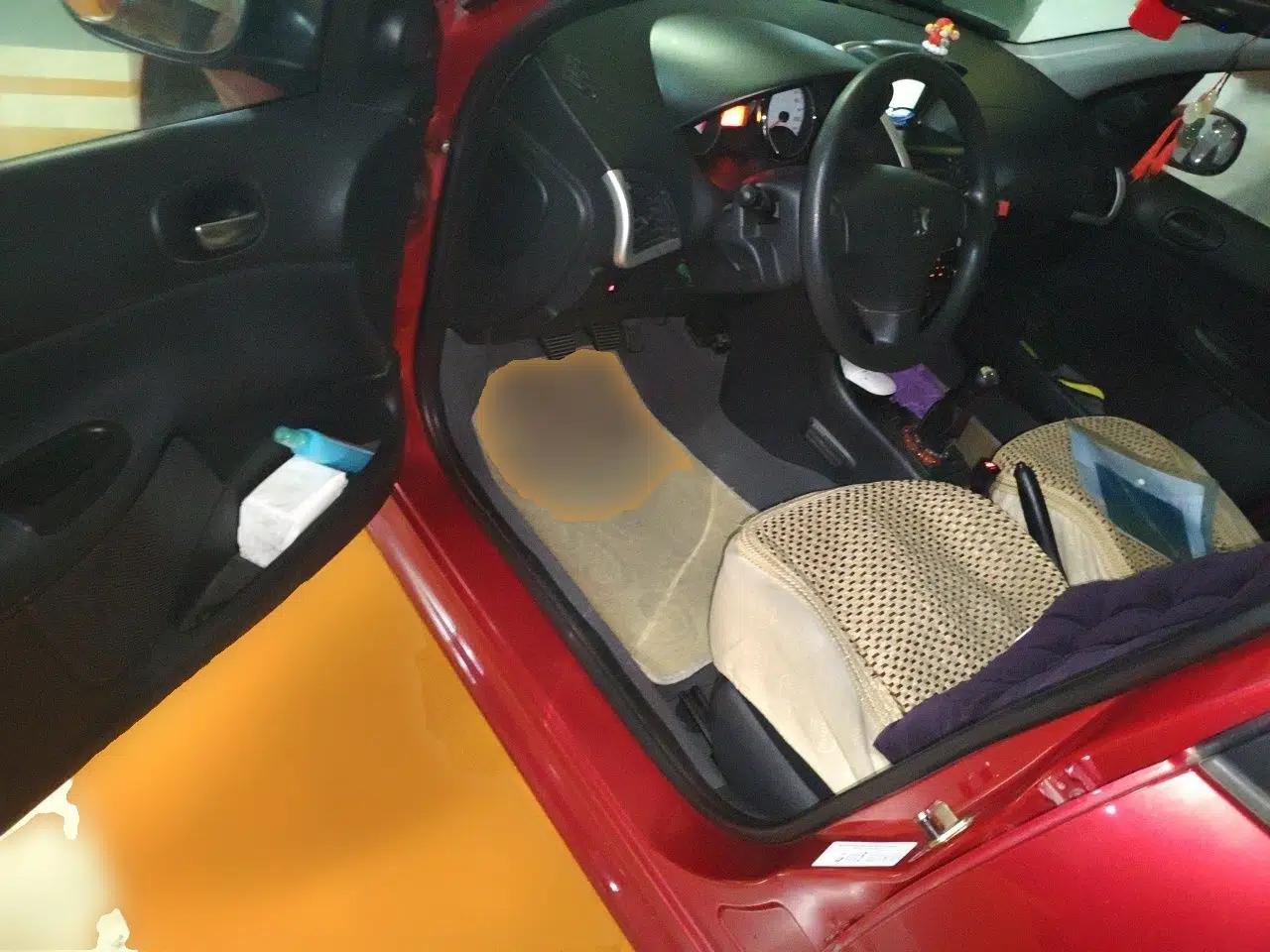 Peugeot 207 2011 Hatchback 1.4L Manual Yule Edition — миниатюра 17