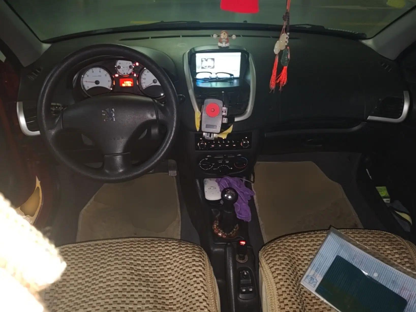 Peugeot 207 2011 Hatchback 1.4L Manual Yule Edition — миниатюра 10