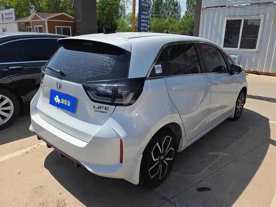 LIFE 2023 1.5L CVT SPORT Edition — миниатюра 3