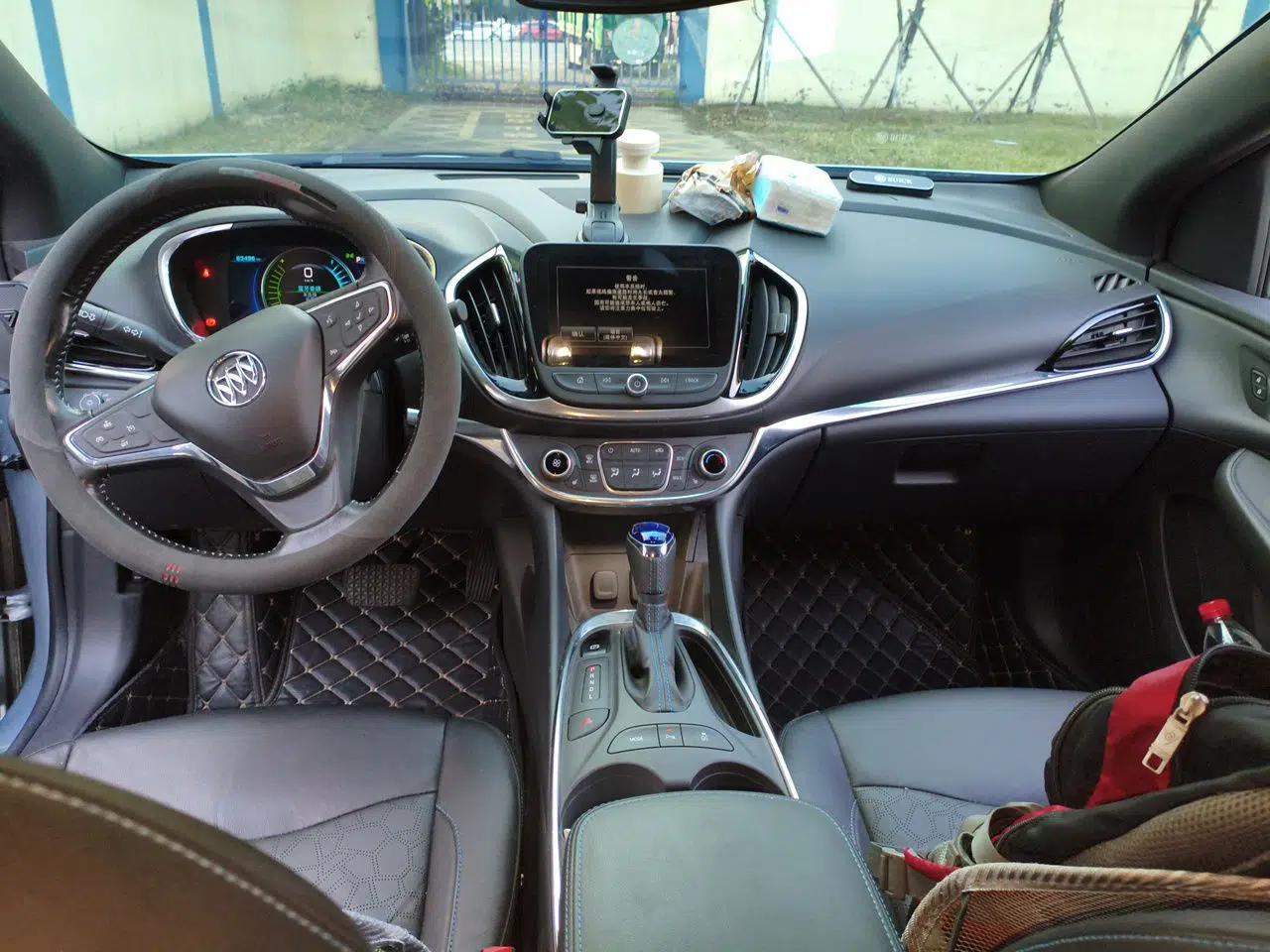 Buick VELITE 5 2017 Urban Extended-Range Model — миниатюра 10